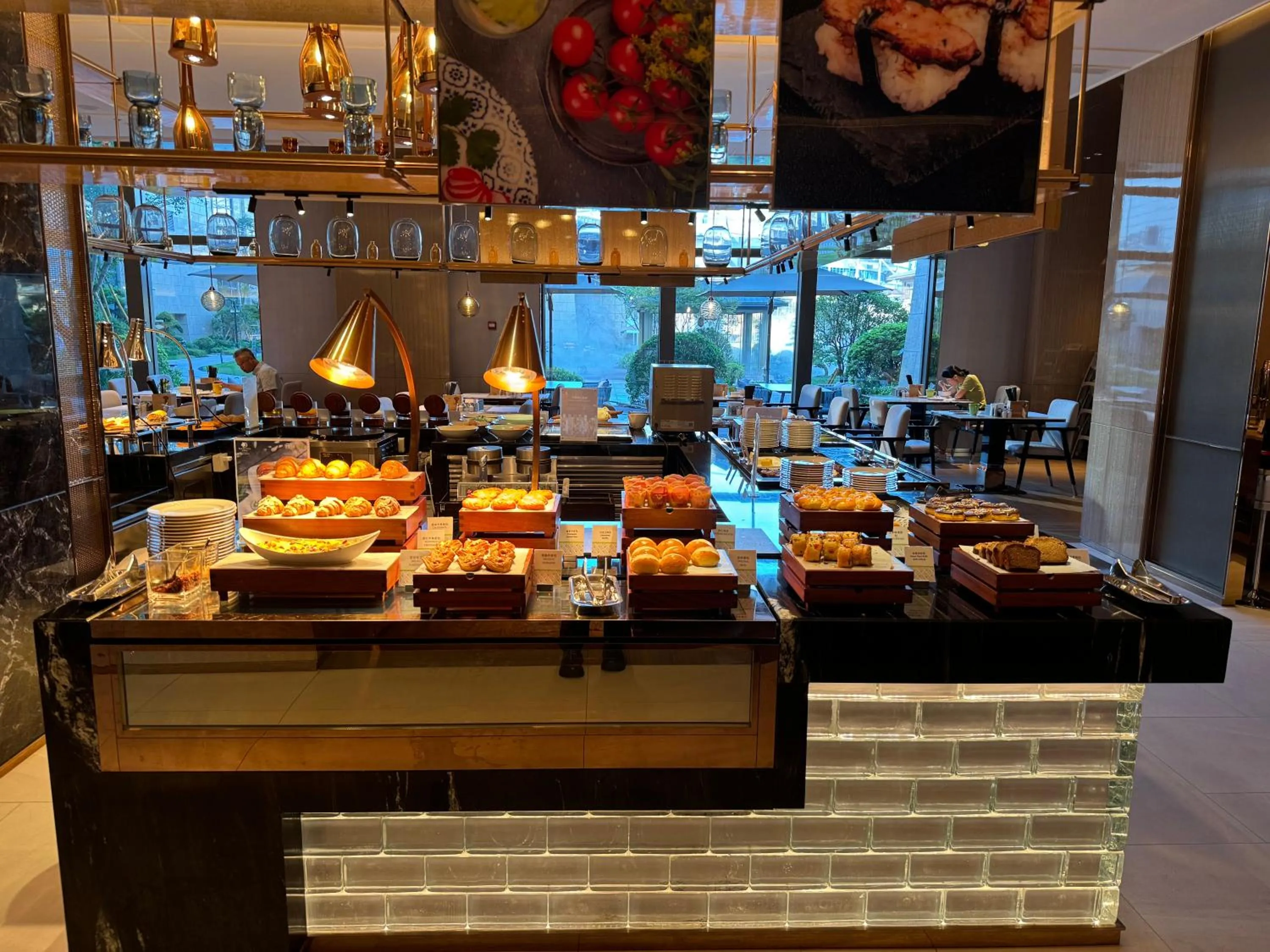 Breakfast in DoubleTree By Hilton Cangnan