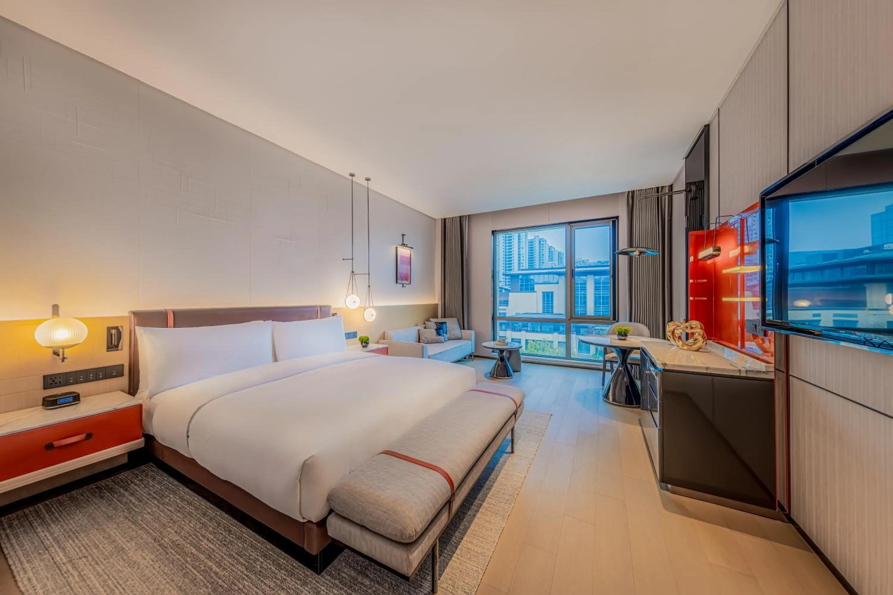 Photo of the whole room, Bed in DoubleTree By Hilton Cangnan