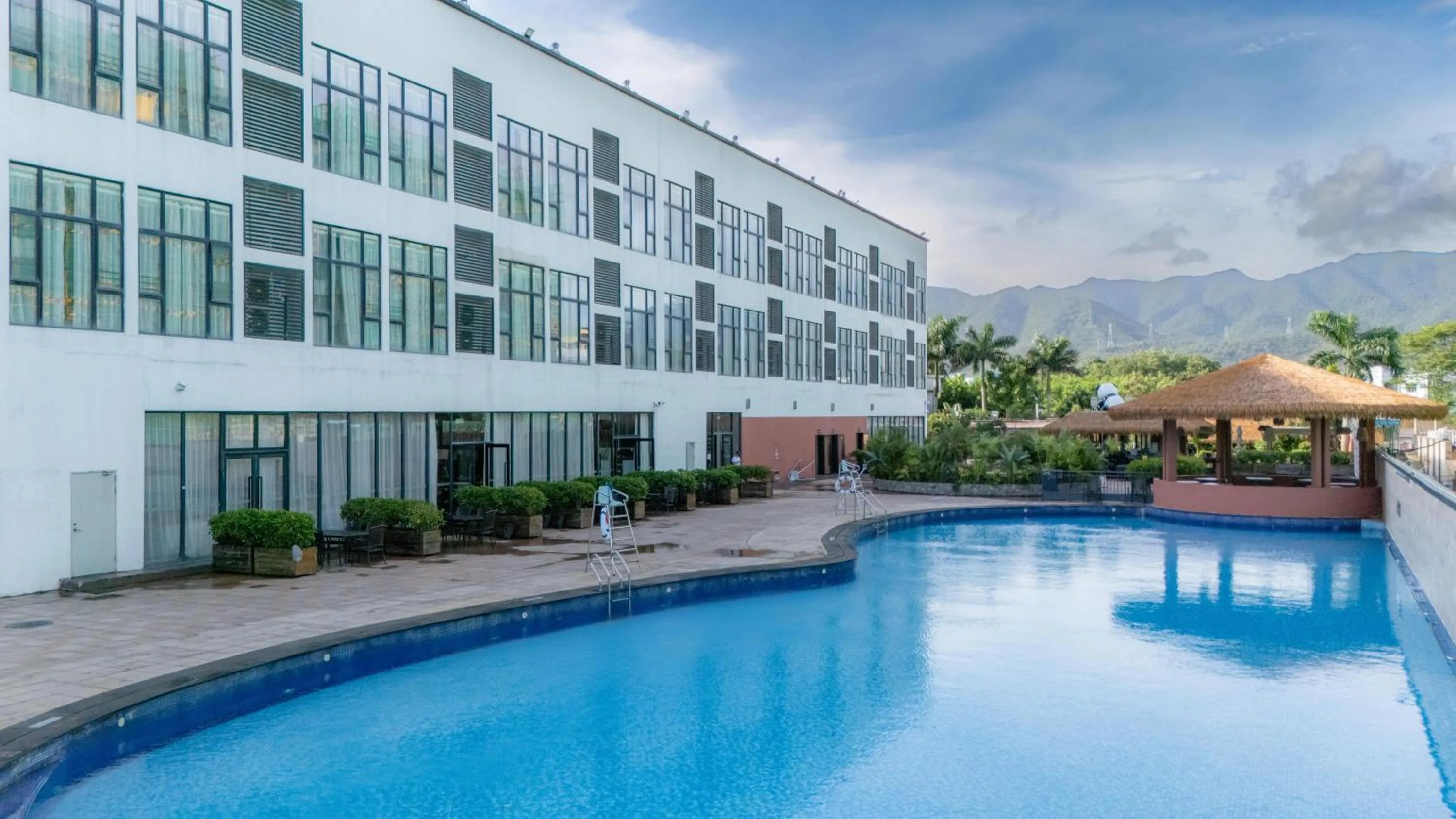 Swimming pool in Atour X Hotel Shenzhen Dapeng Jiaochangwei