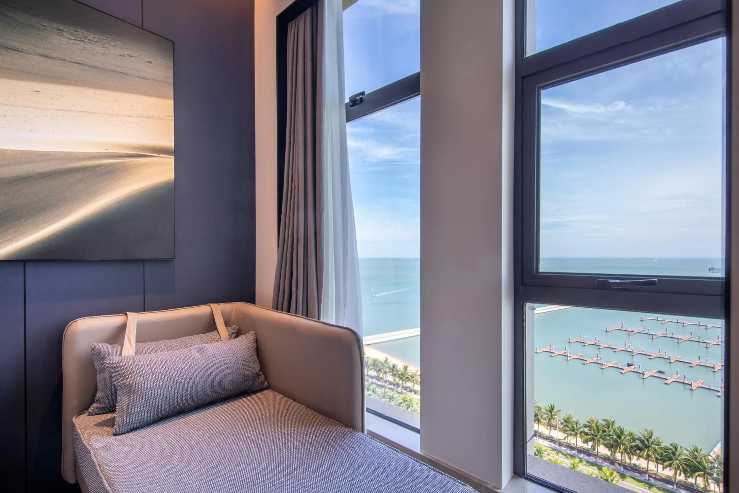 Bed in Atour Hotel Haikou Binhai Avenue Xixiu Beach