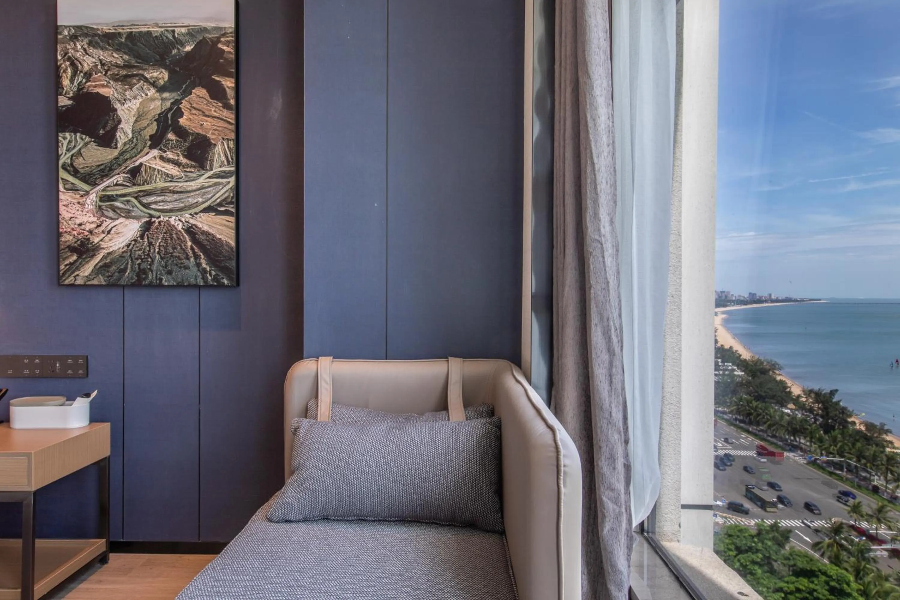 Atour Hotel Haikou Binhai Avenue Xixiu Beach