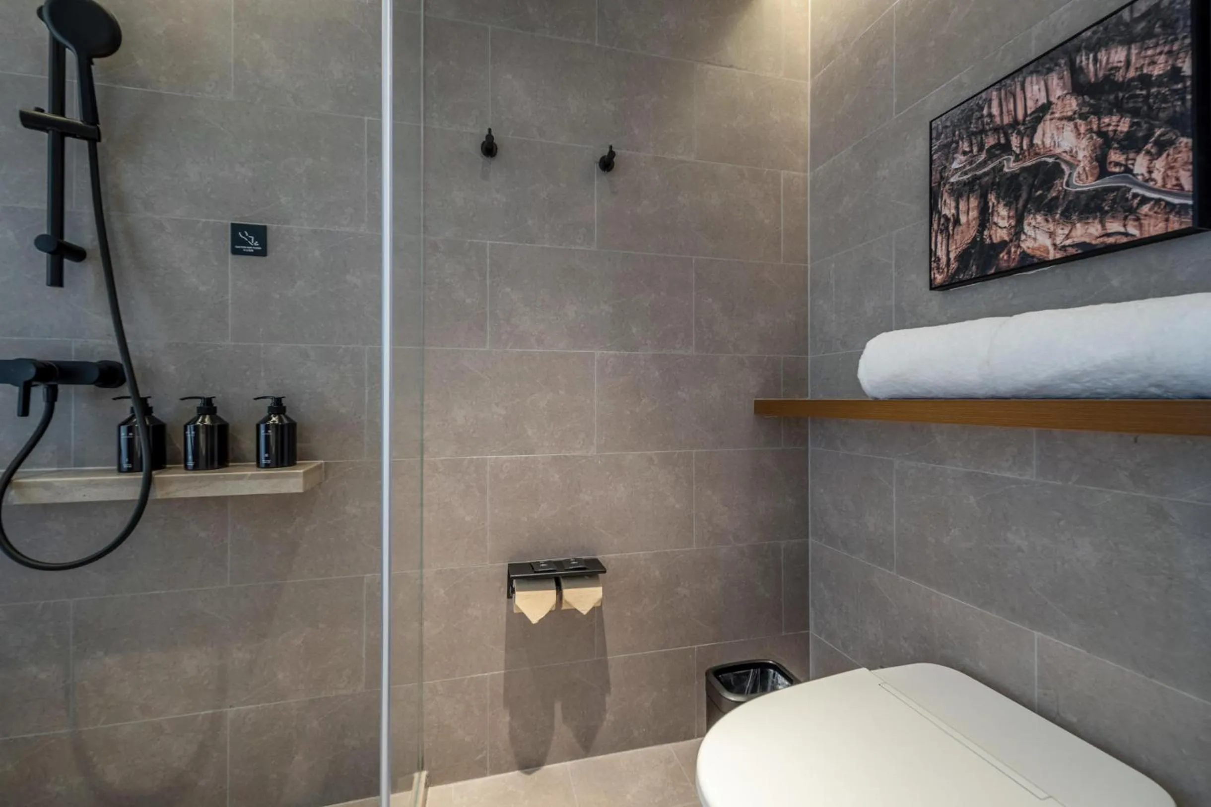 Atour Hotel Taizhou Linhai Toumen Port