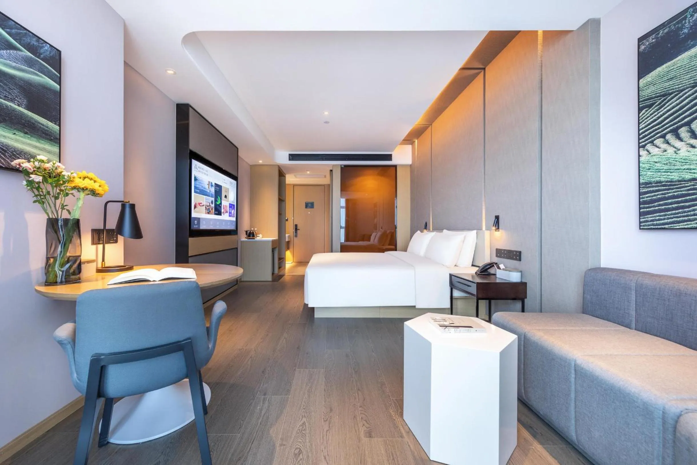 Photo of the whole room in Atour Hotel Wuhan University of Technology Jiedaokou