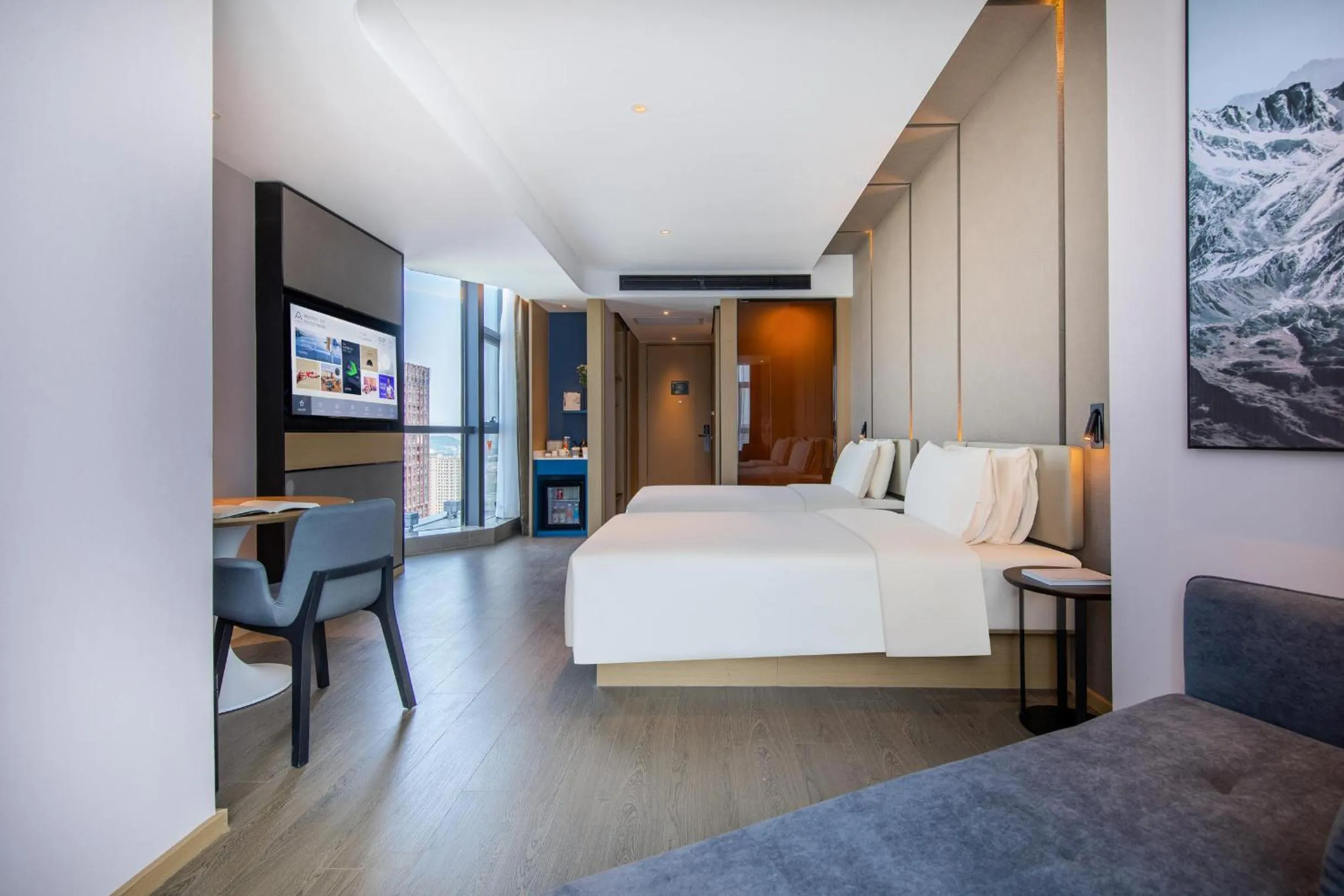 Photo of the whole room, Bed in Atour Hotel Wuhan University of Technology Jiedaokou