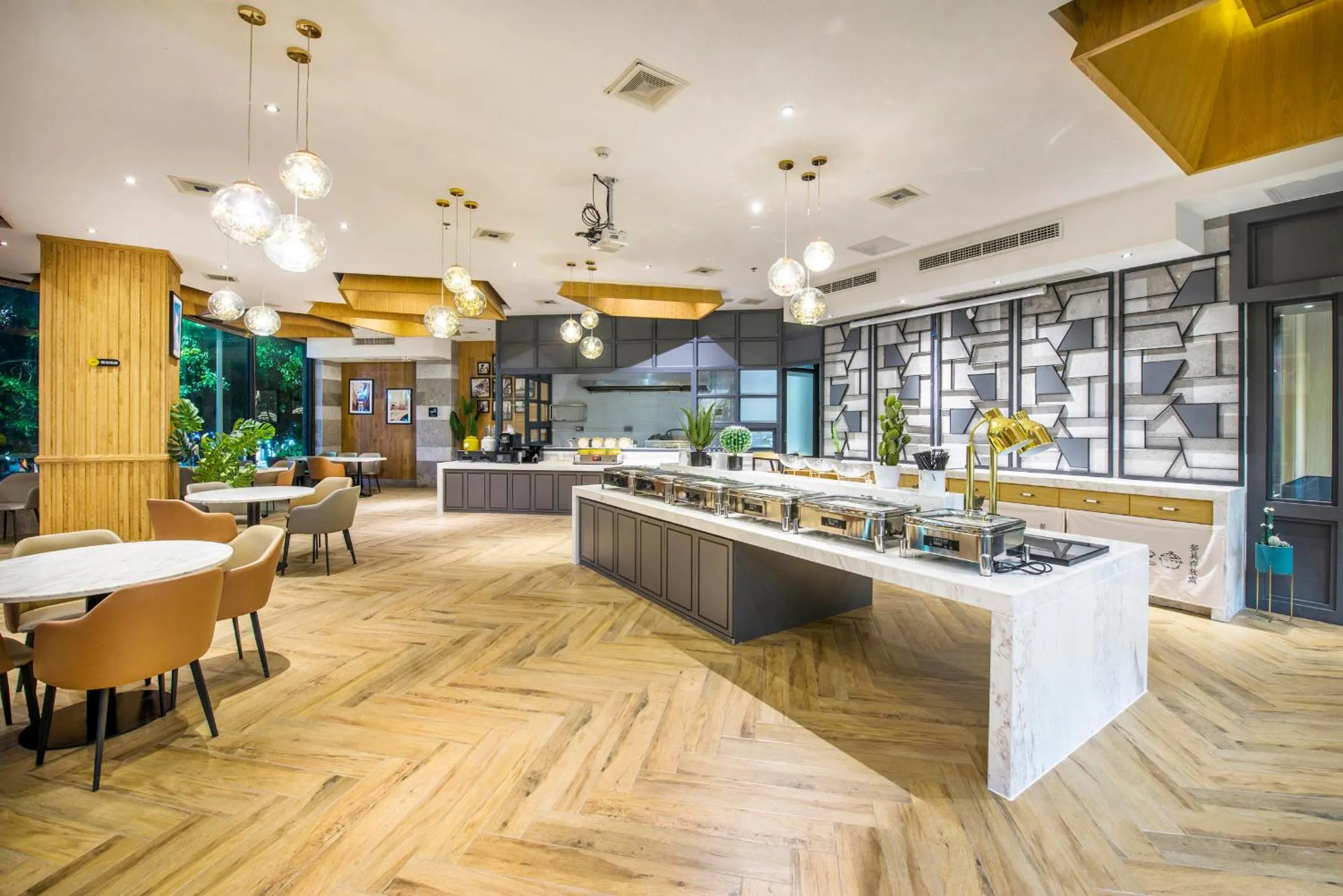 Atour X Hotel Yangjiang Jiangcheng Junyi Plaza