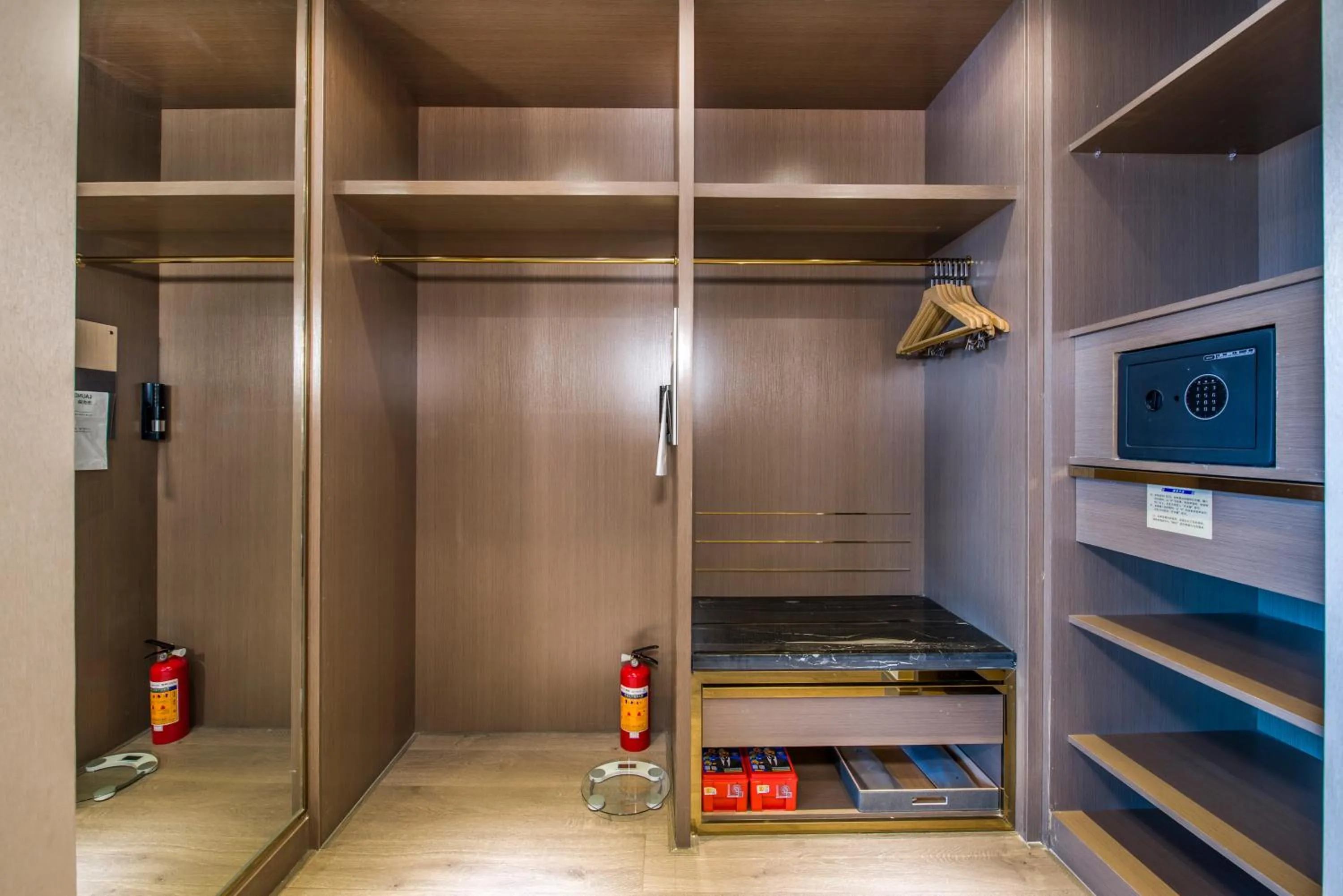 Atour X Hotel Yangjiang Jiangcheng Junyi Plaza