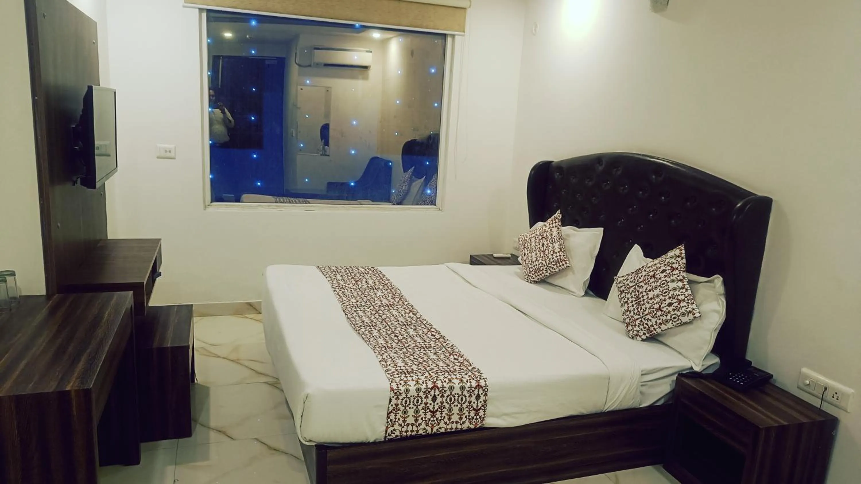 Property building, Bed in Mayda Residency By Mayda Hospitality Pvt. Ltd.
