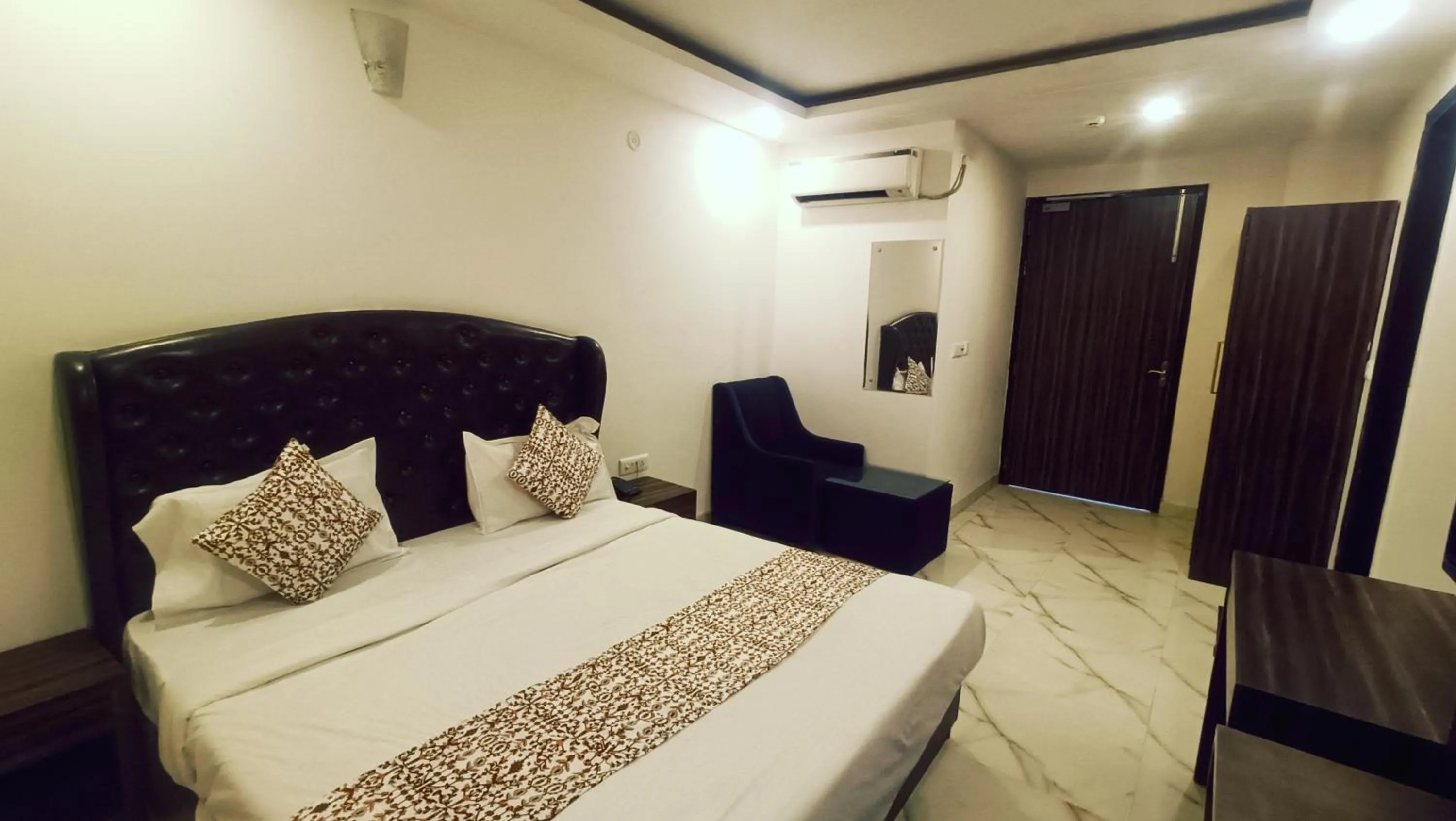 Property building, Bed in Mayda Residency By Mayda Hospitality Pvt. Ltd.