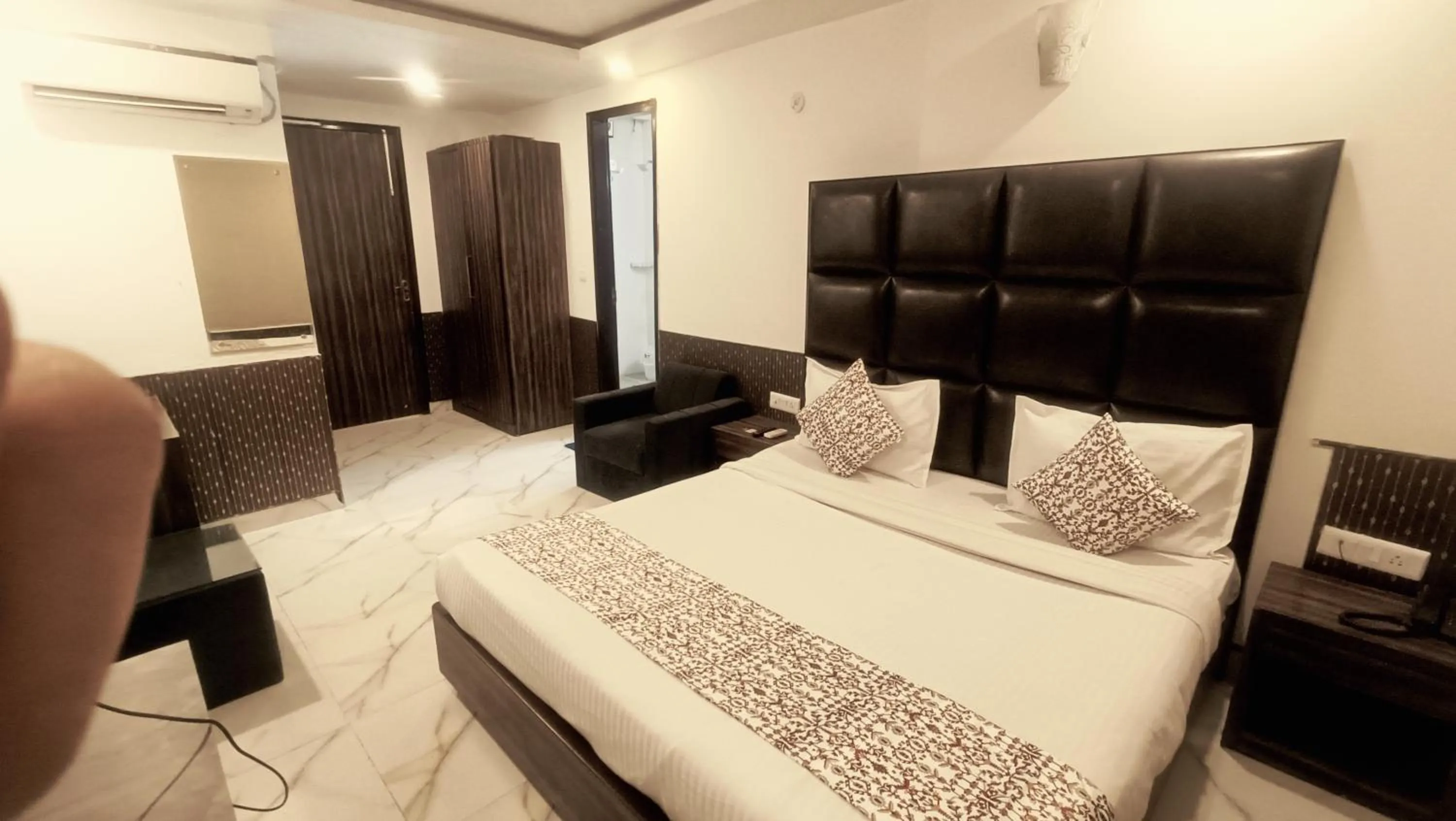 Property building, Bed in Mayda Residency By Mayda Hospitality Pvt. Ltd.