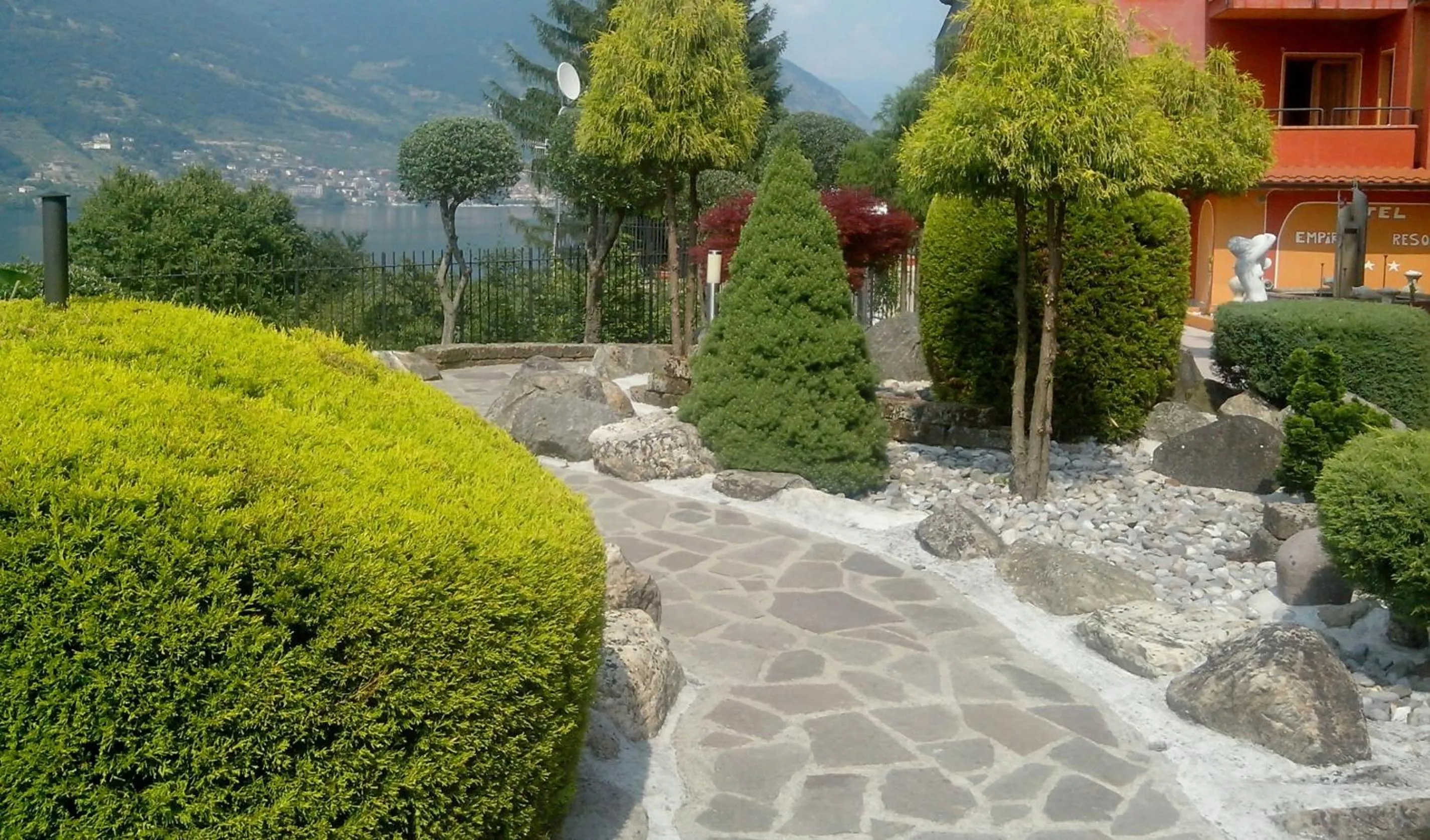 Day in Hotel Empire Resort