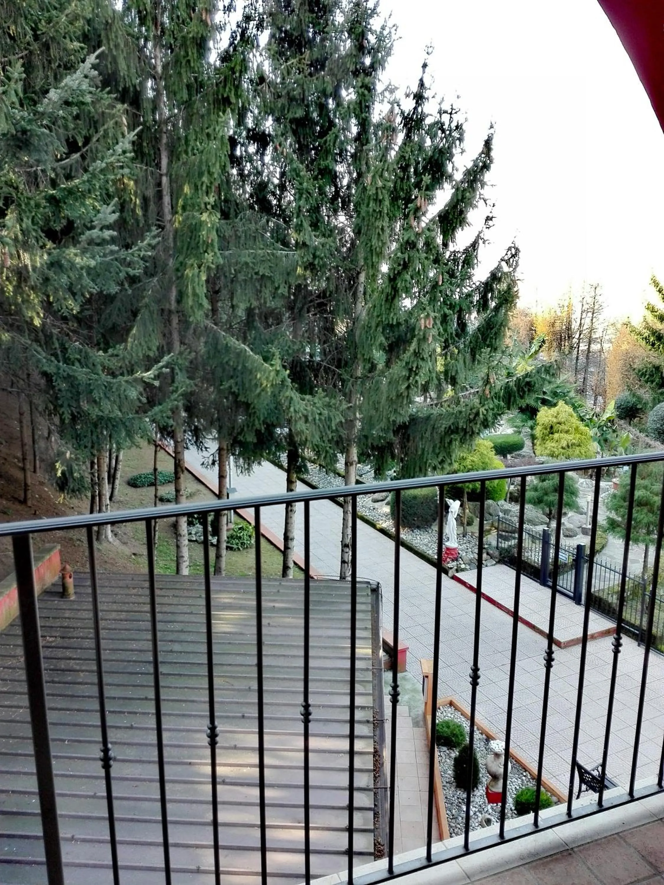 Spring in Hotel Empire Resort