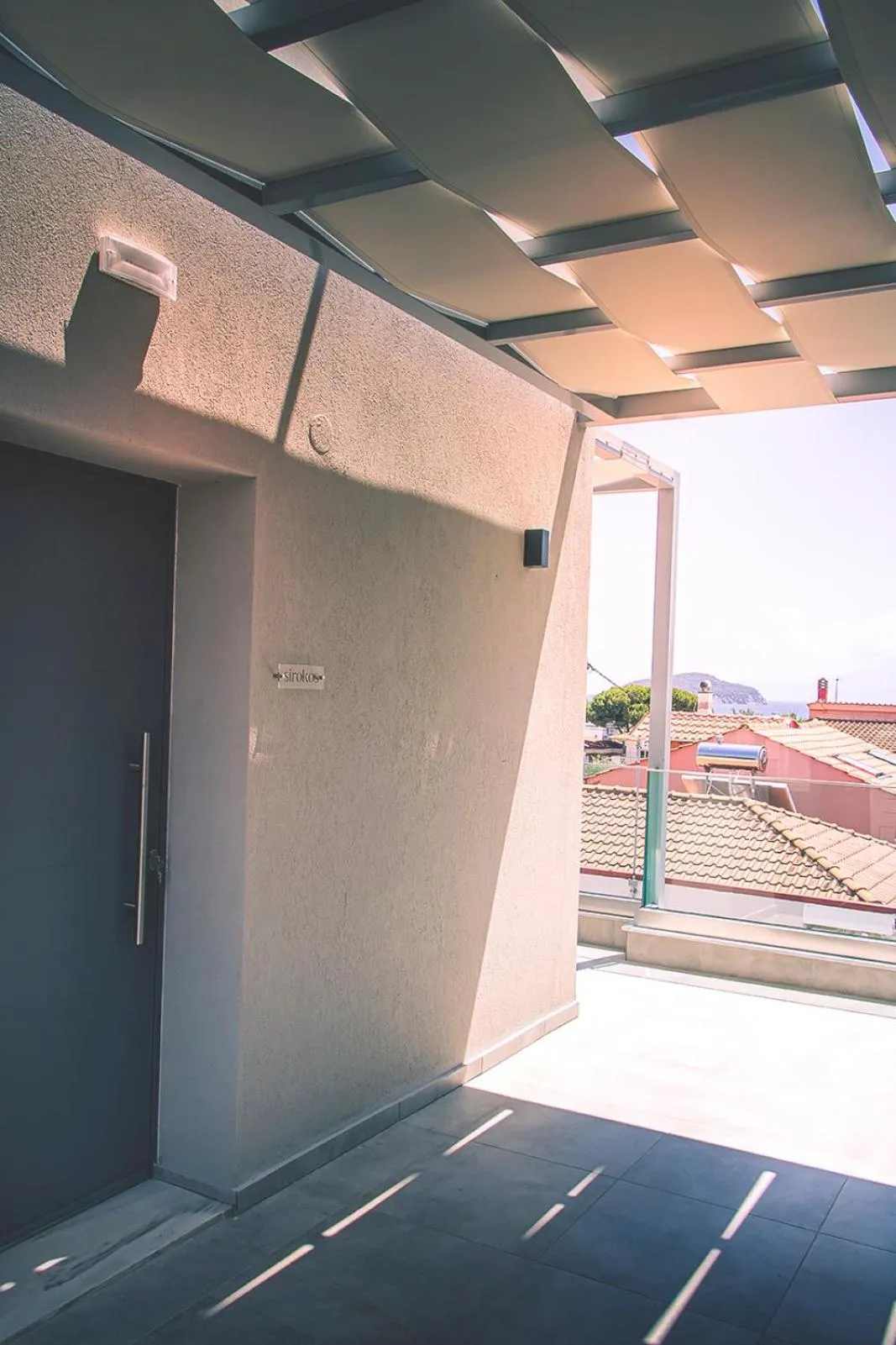 Photo of the whole room in Arodo Suites