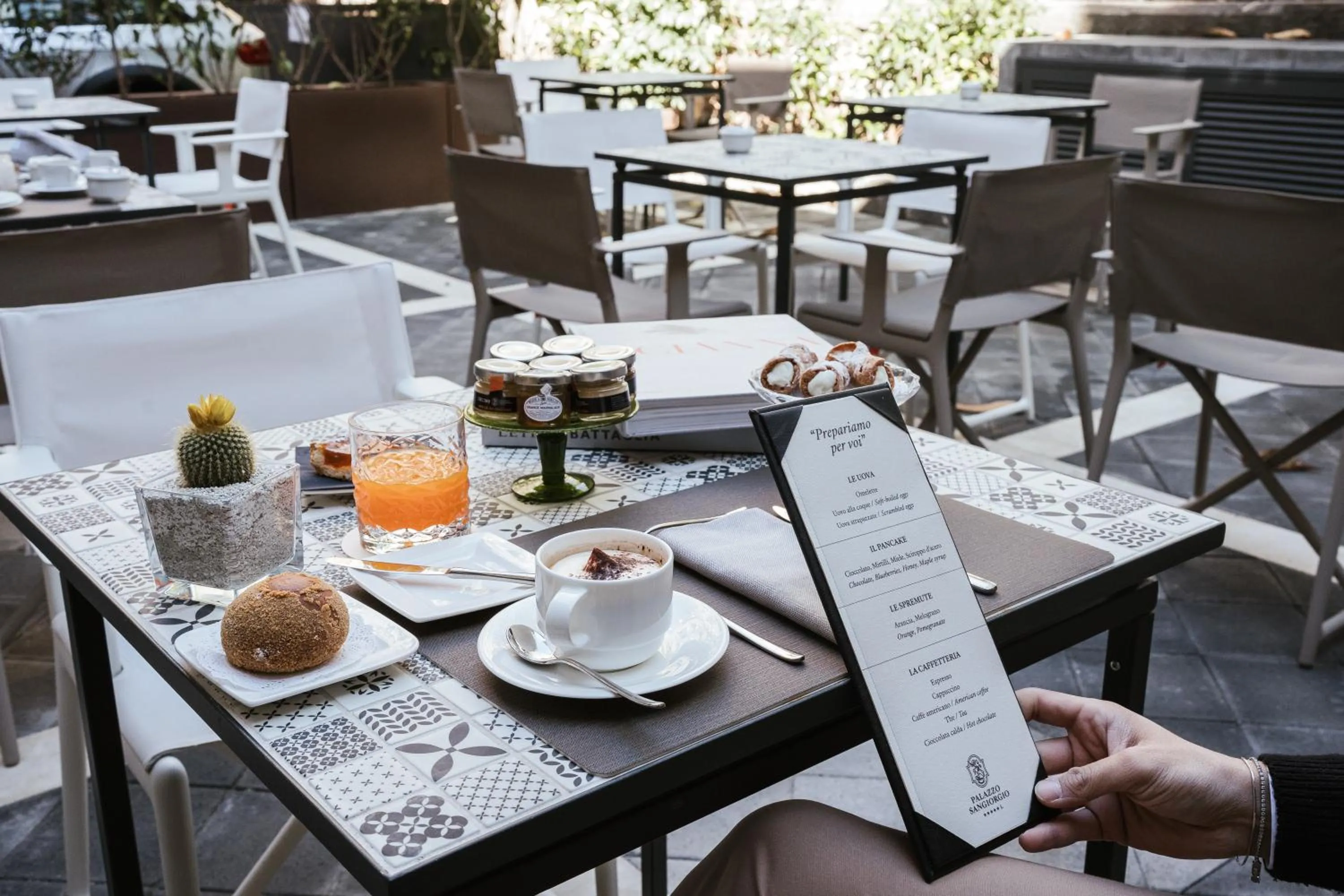 Breakfast in Palazzo Sangiorgio