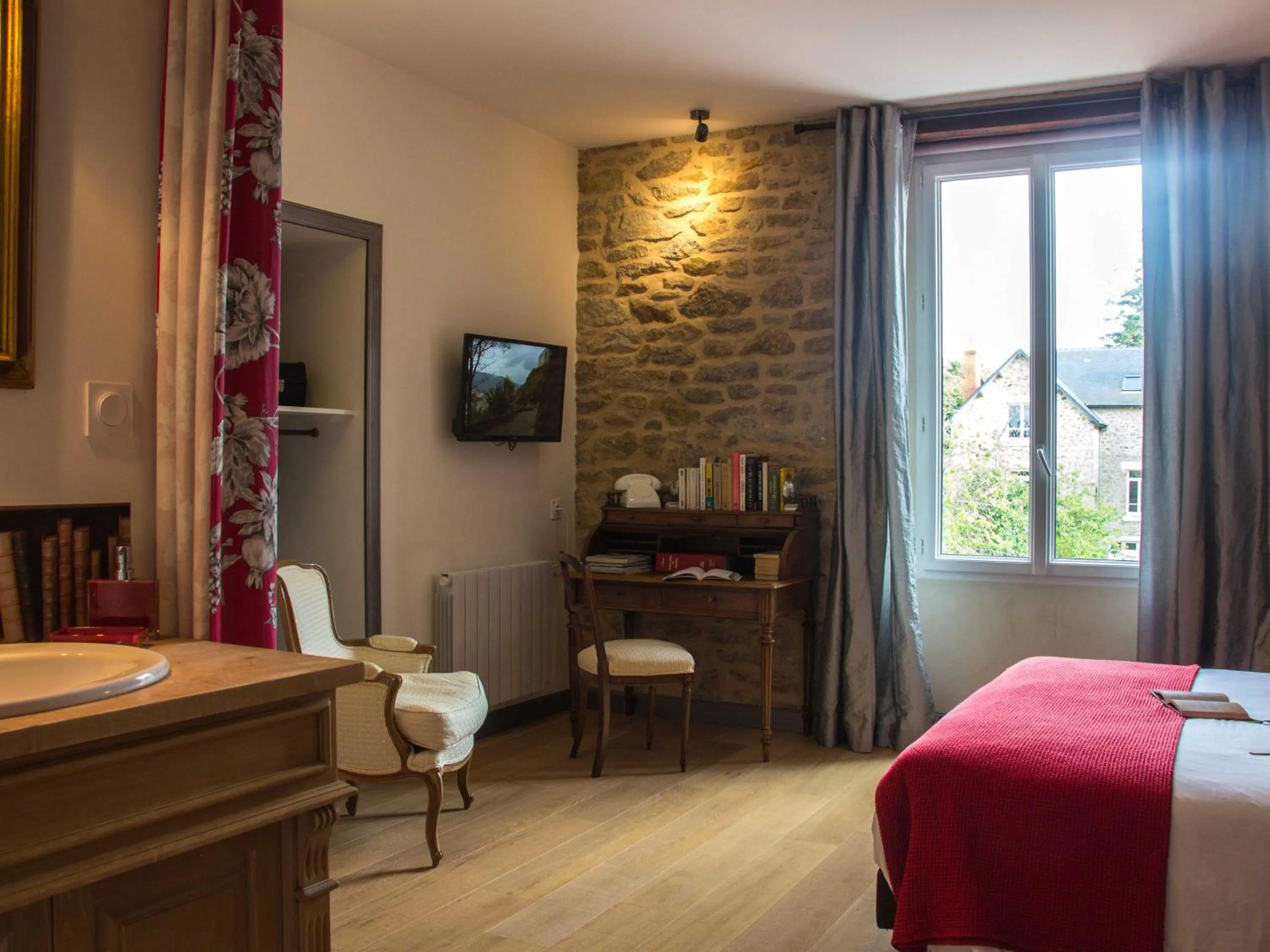 Bedroom, Bed in Laiterie de Tocqueville B&B