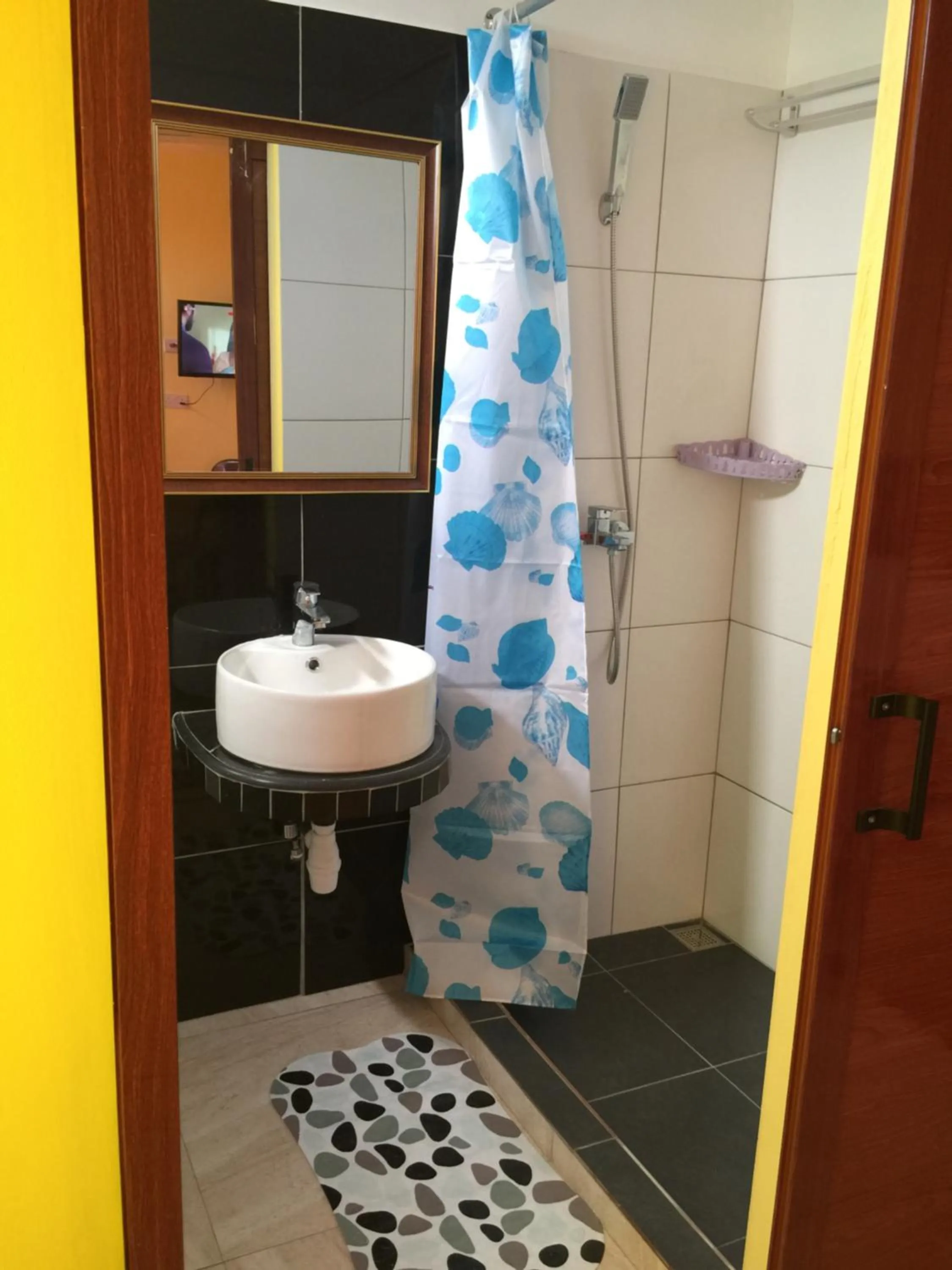 Bathroom in Bob Apartments