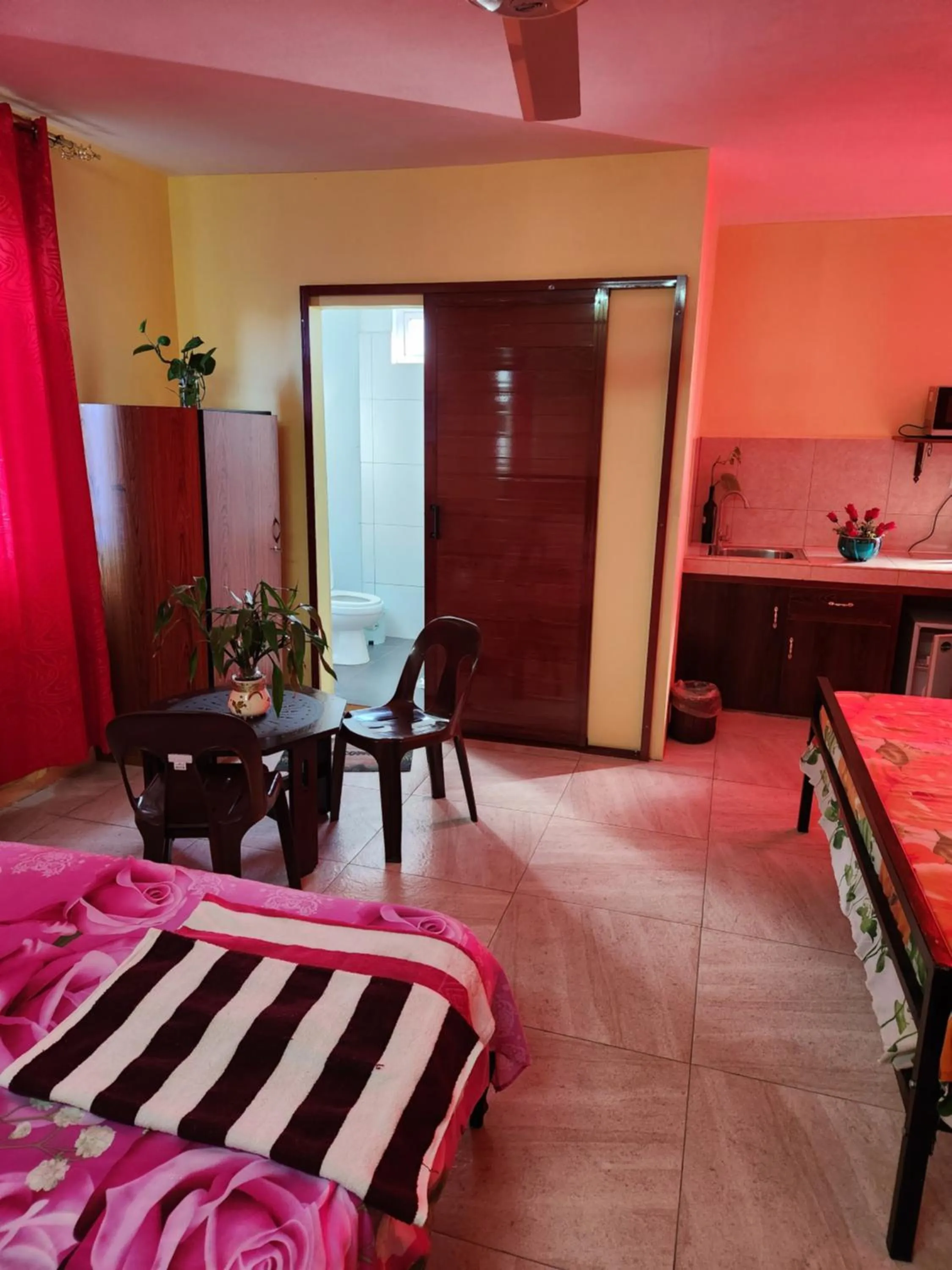 Family, Bed in Bob Apartments