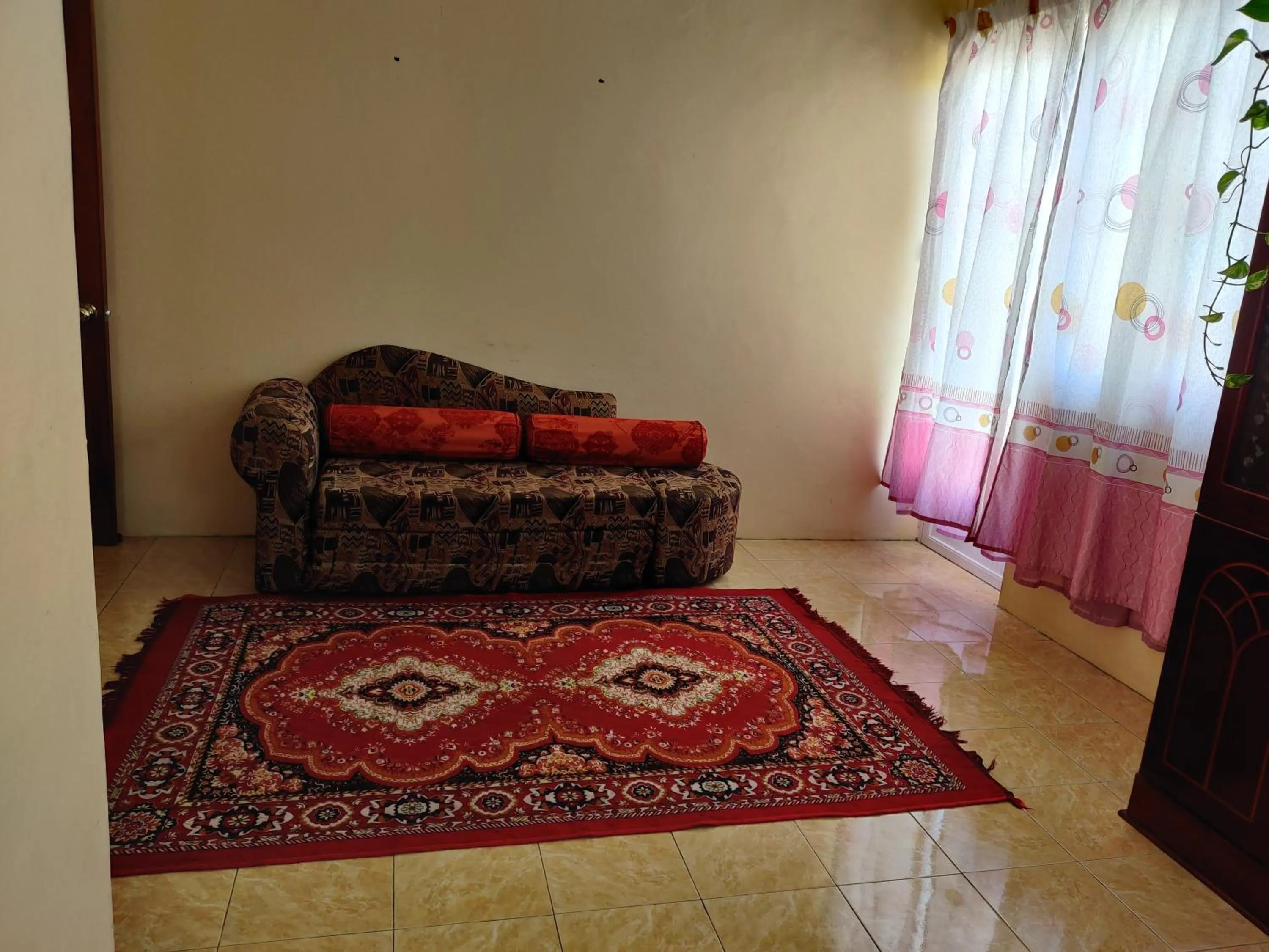 Seating area in Bob Apartments