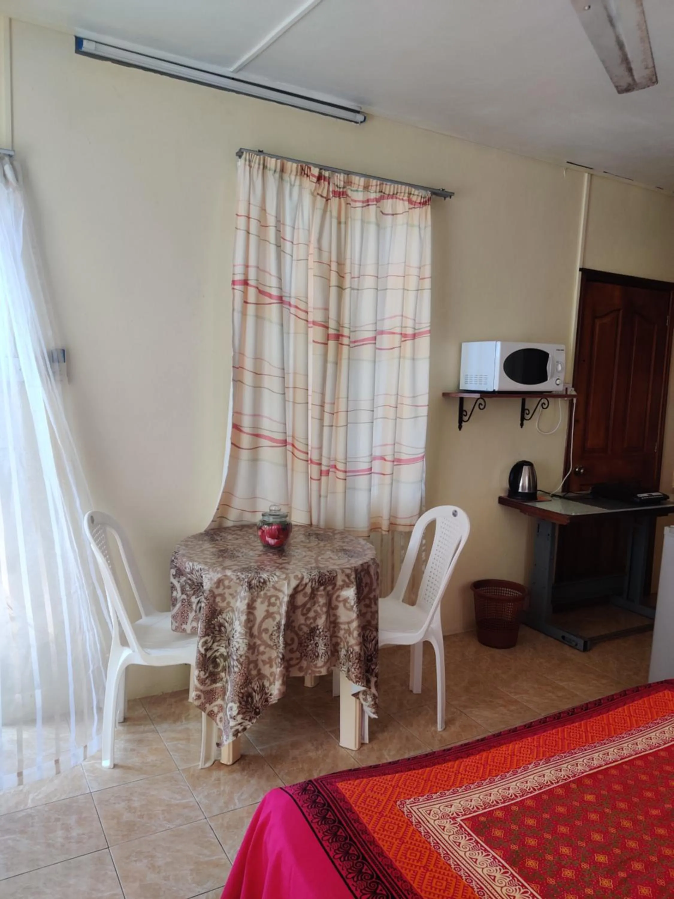 Dining area in Bob Apartments