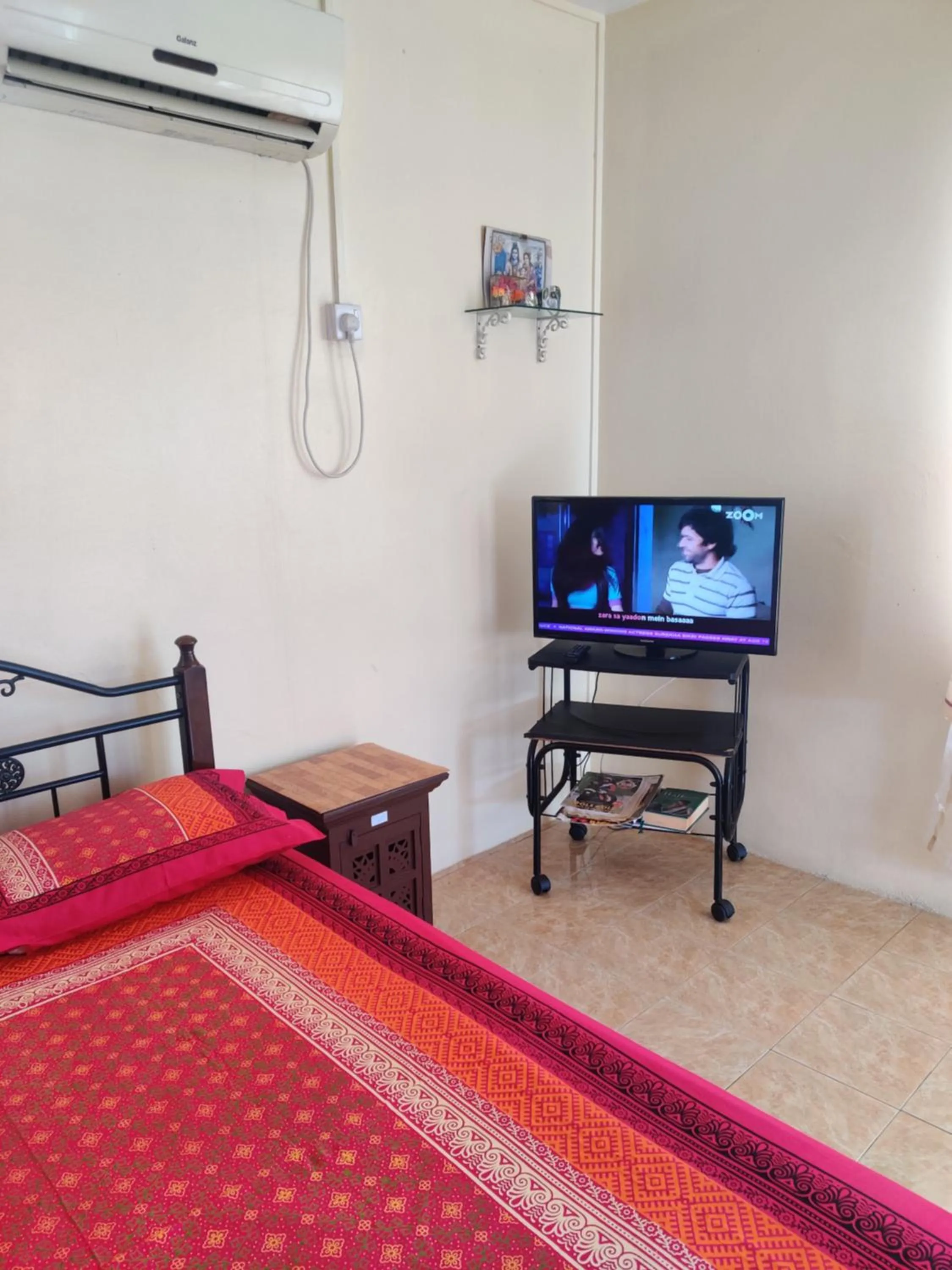 TV and multimedia, Bed in Bob Apartments