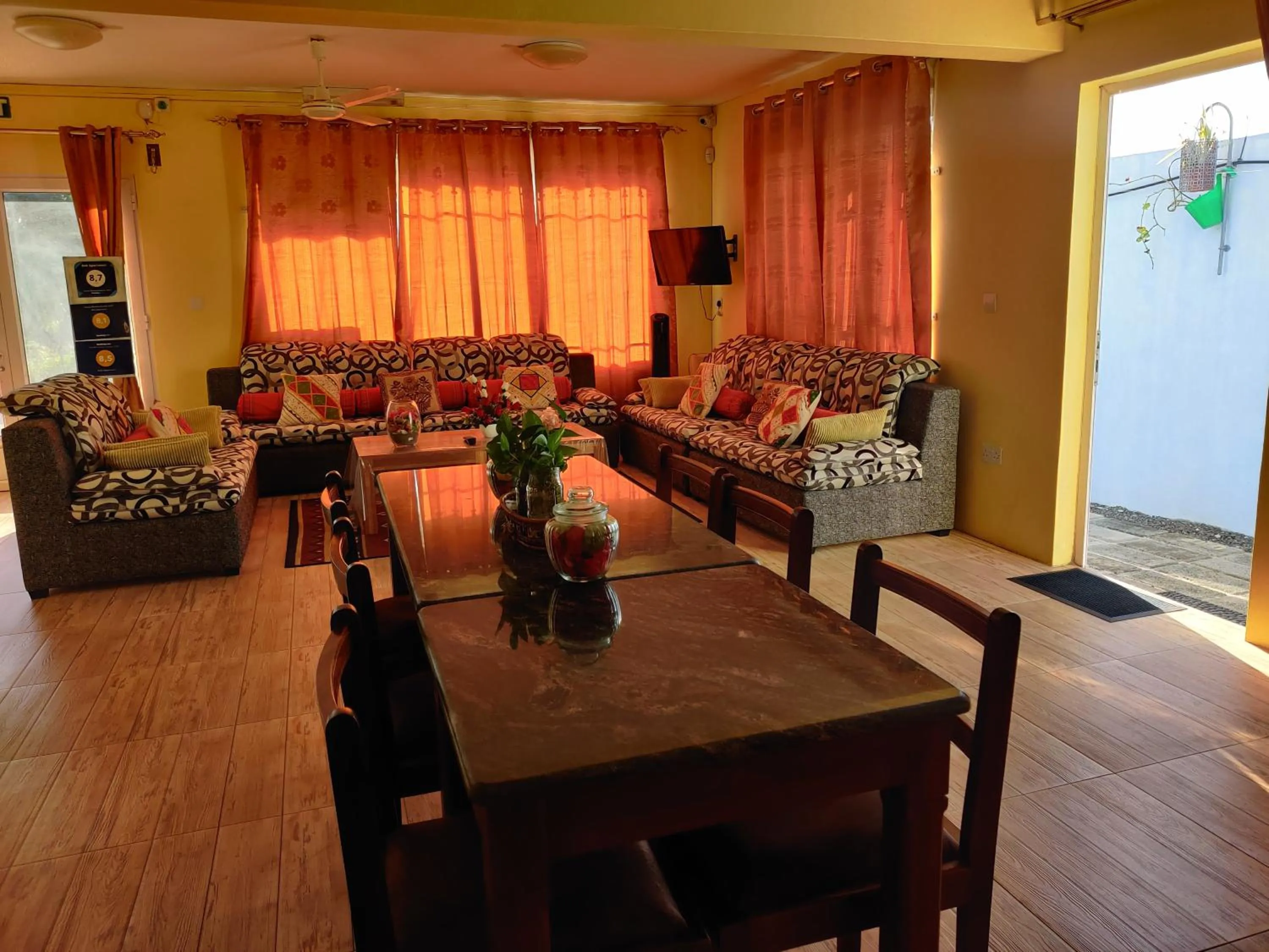 Seating area in Bob Apartments