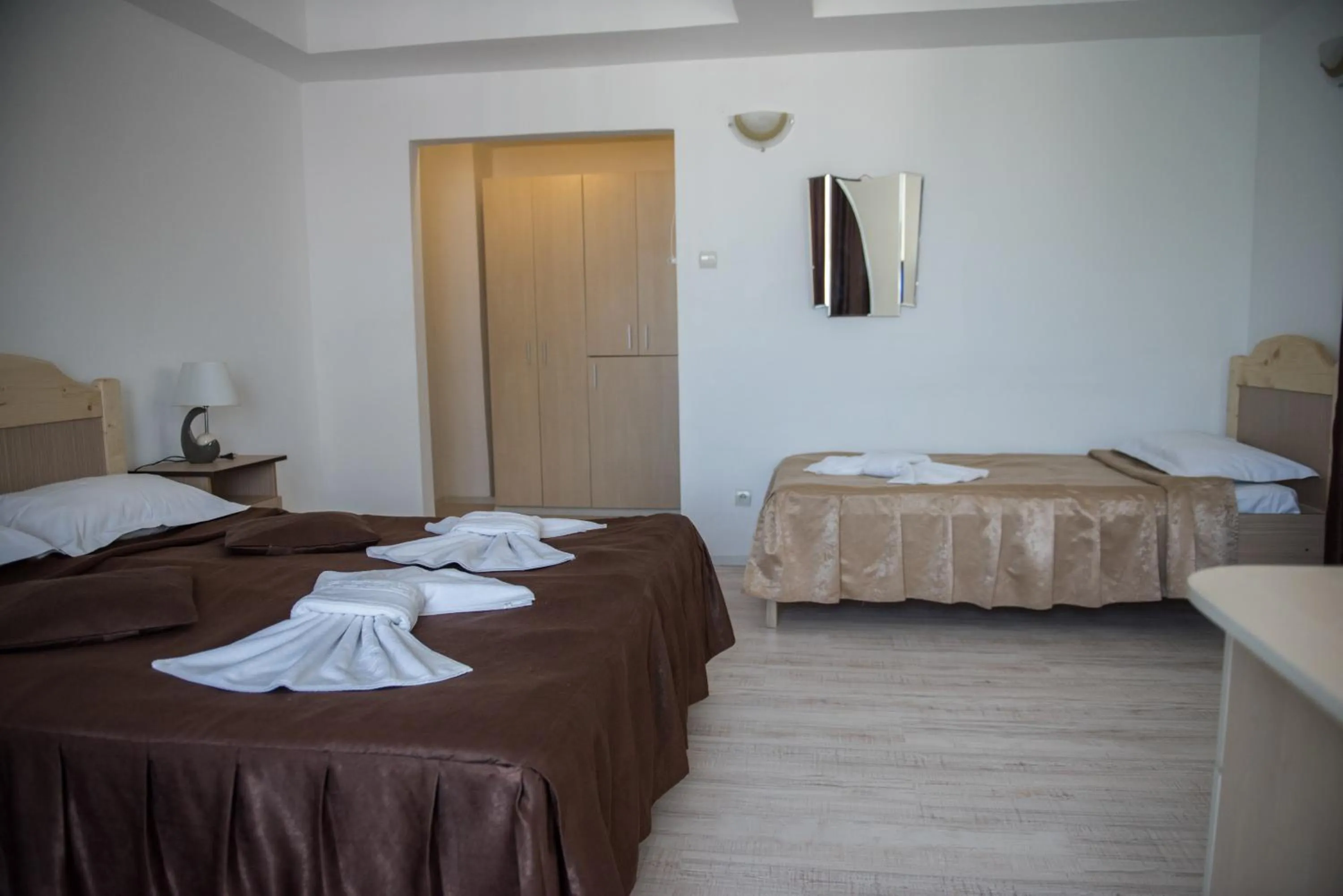 older children, Bed in Hotel Dynes