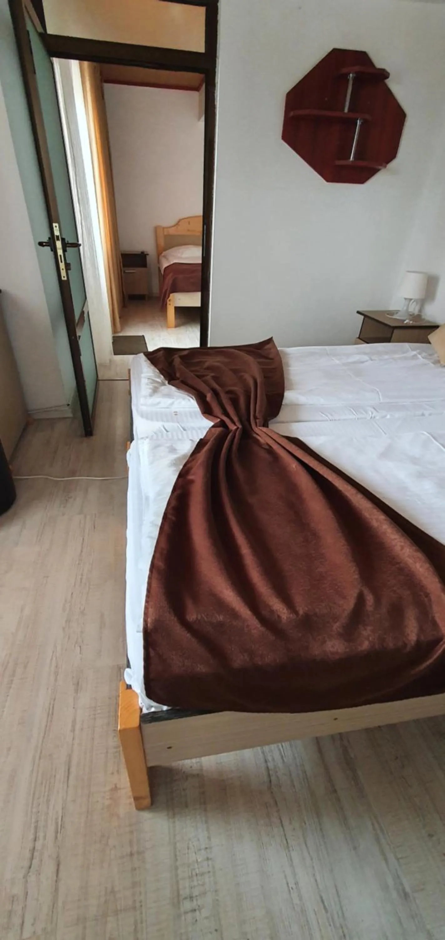 Bed in Hotel Dynes