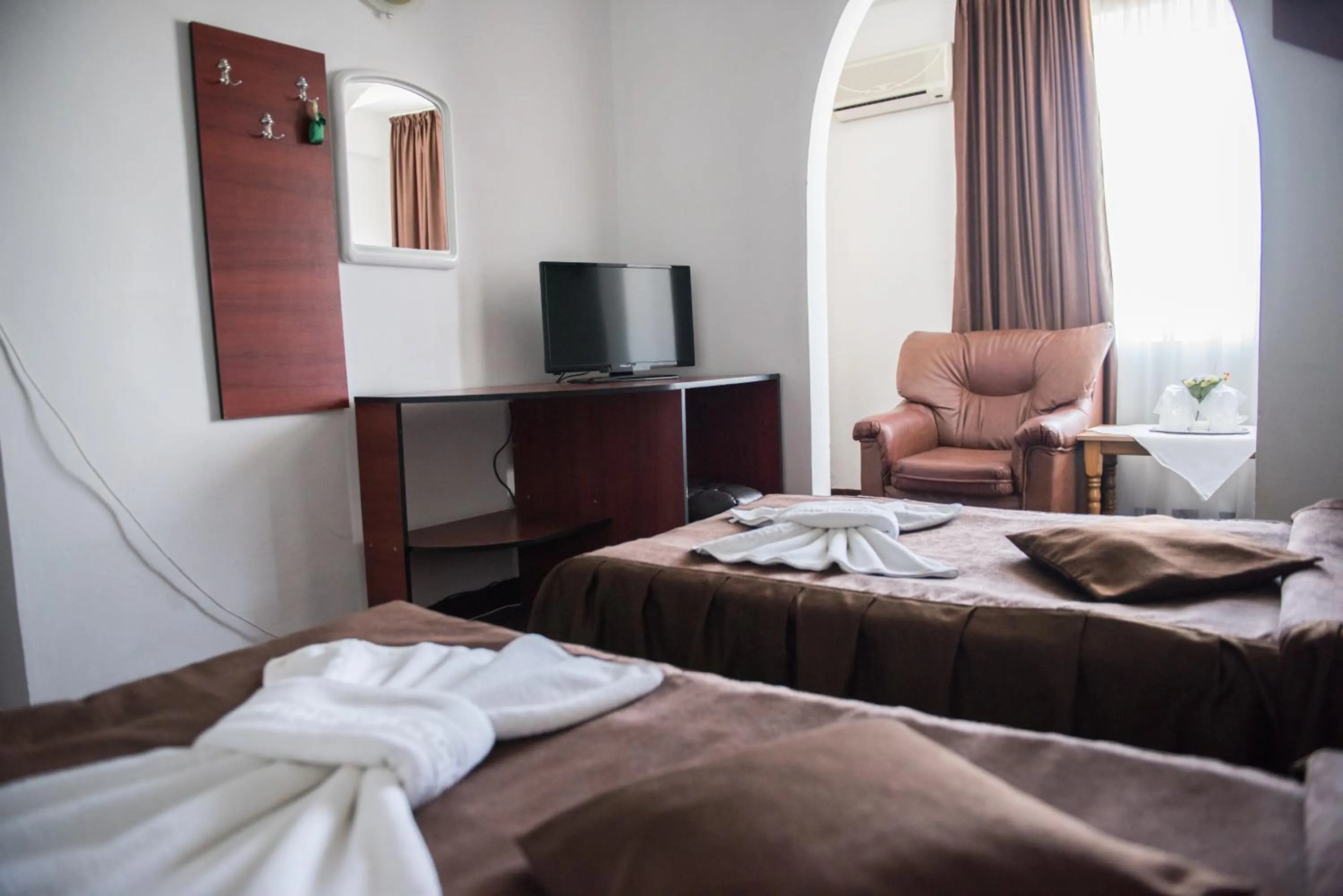 Photo of the whole room, Bed in Hotel Dynes