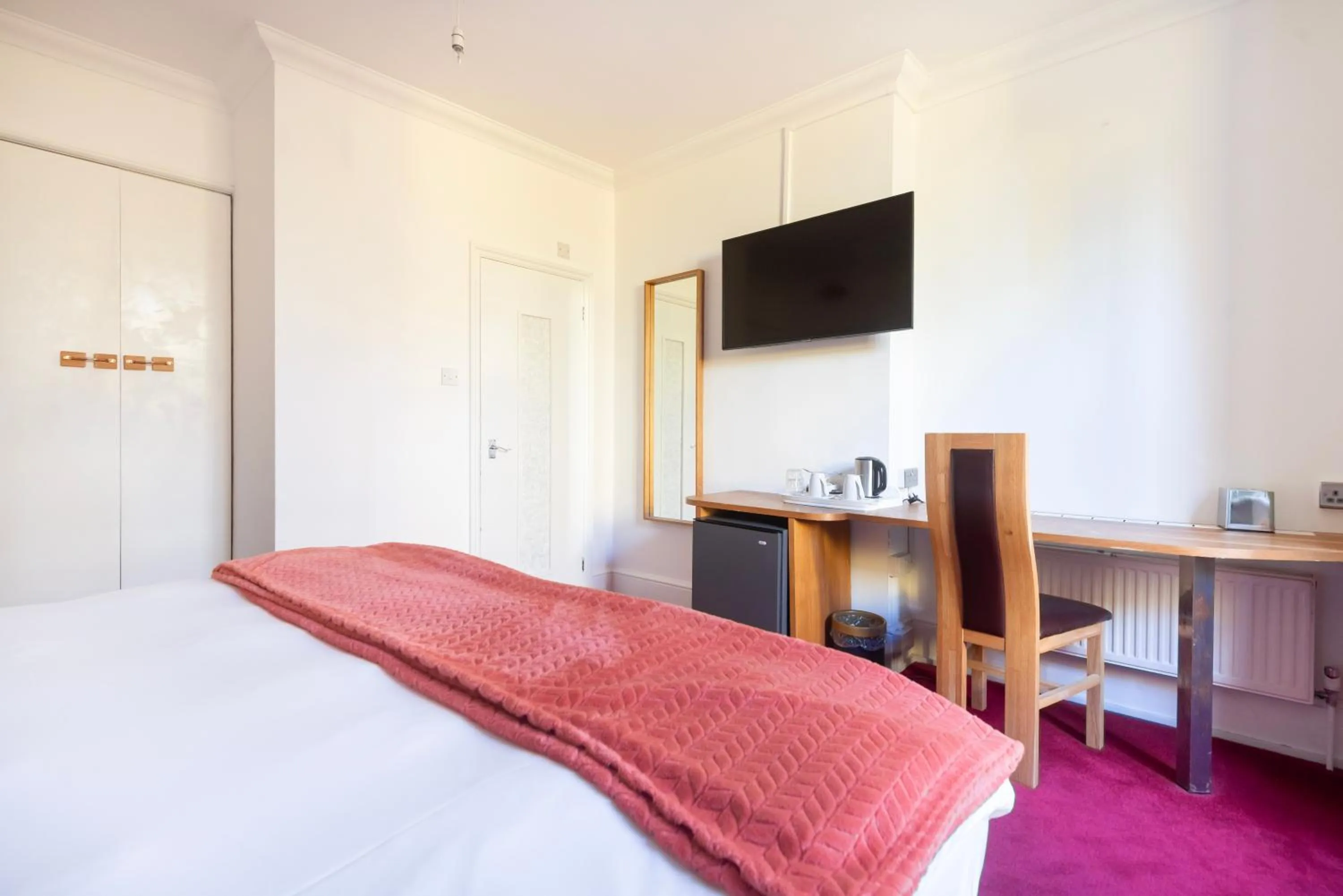 TV and multimedia, Bed in INNit Cavalaire