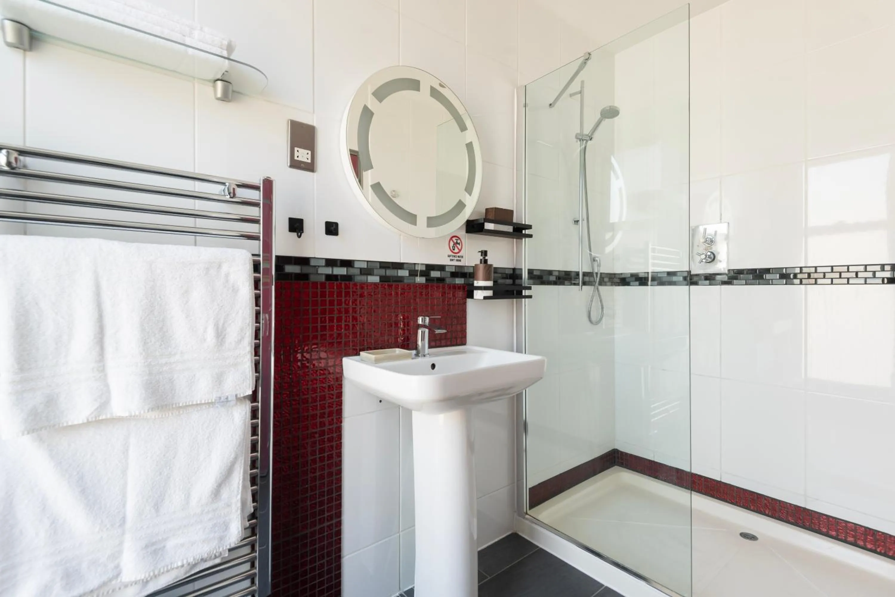 Shower in INNit Cavalaire