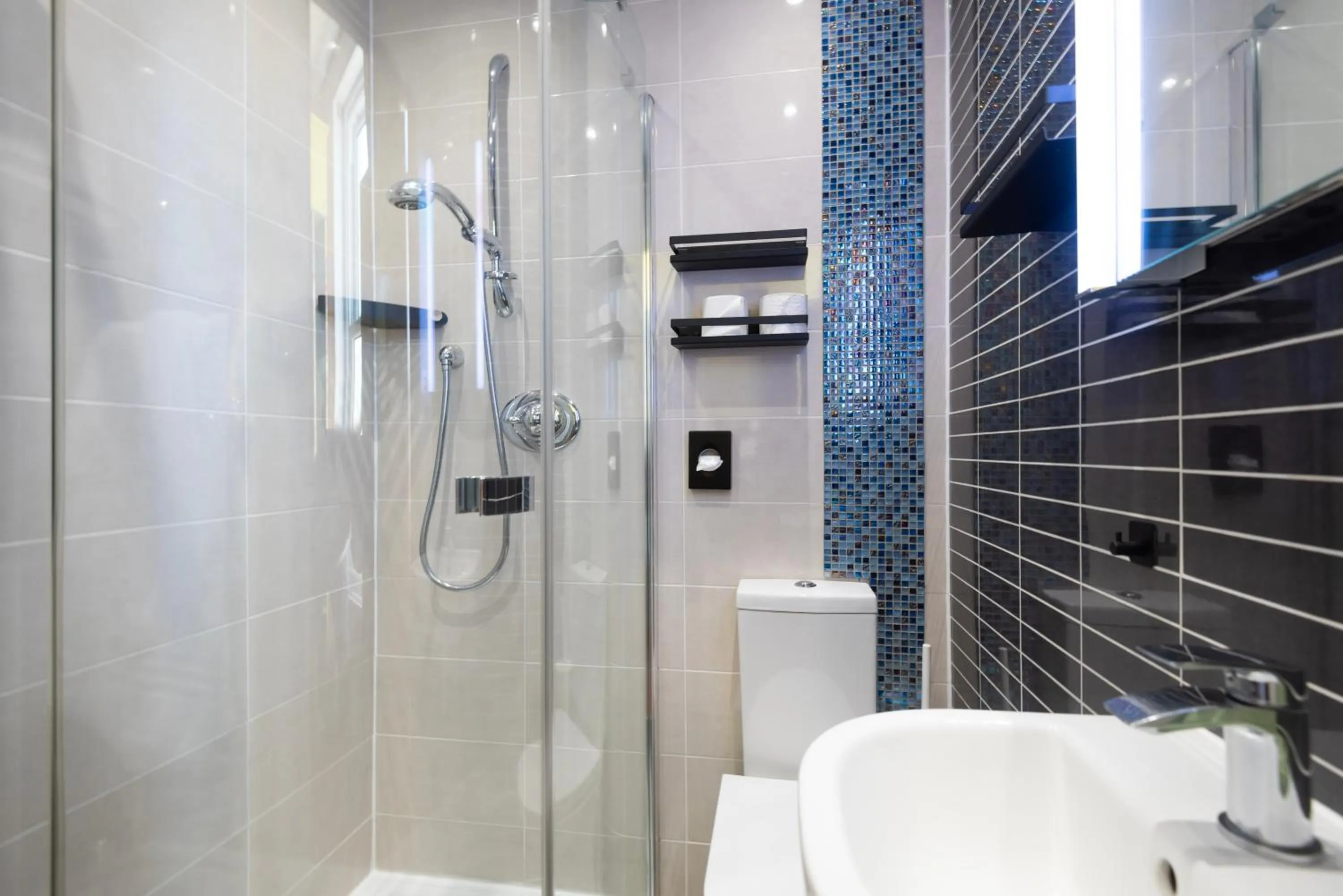 Shower in INNit Cavalaire