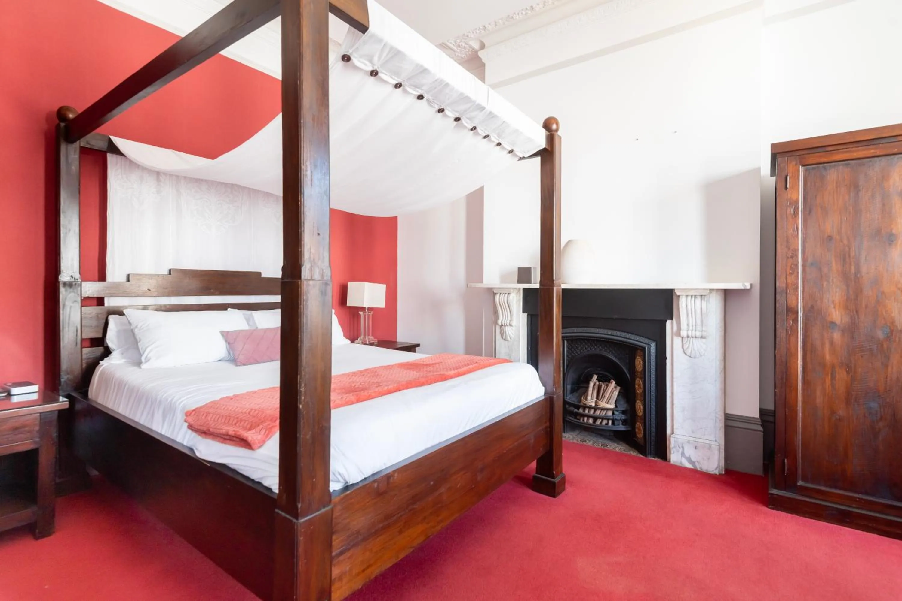 Bed in INNit Cavalaire