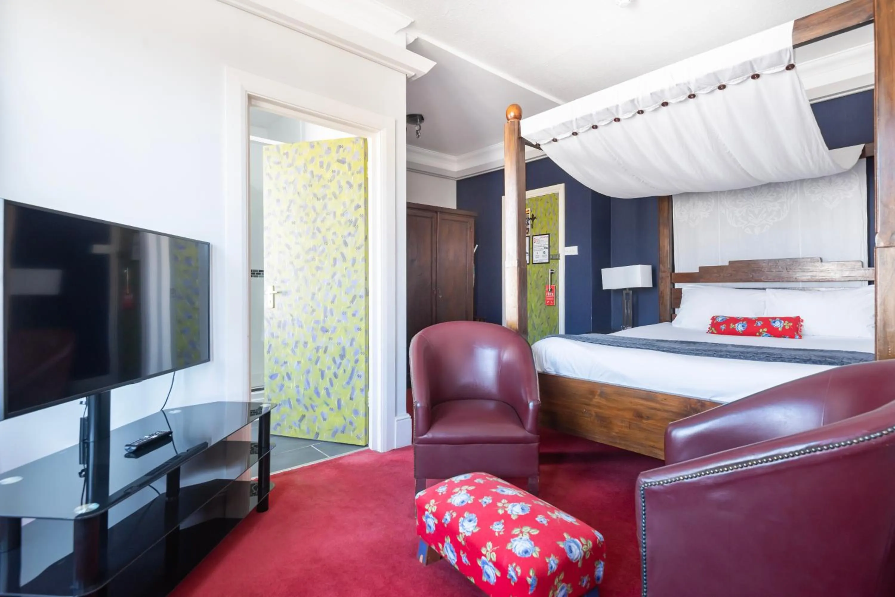 TV and multimedia in INNit Cavalaire