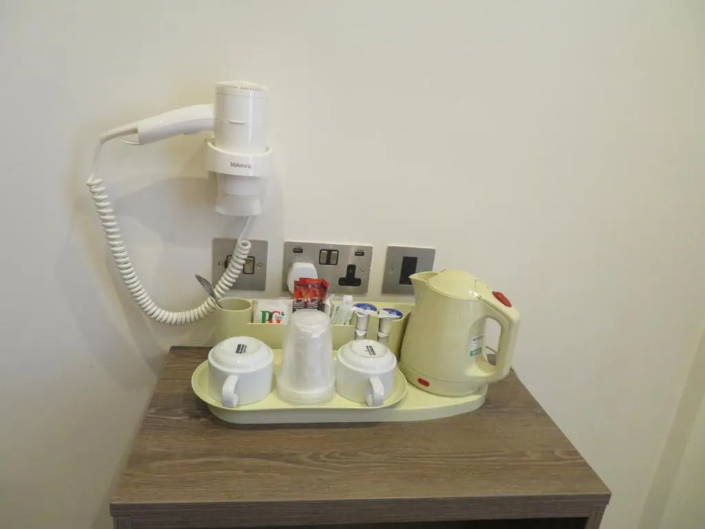 Glendale Hyde Park Hotel