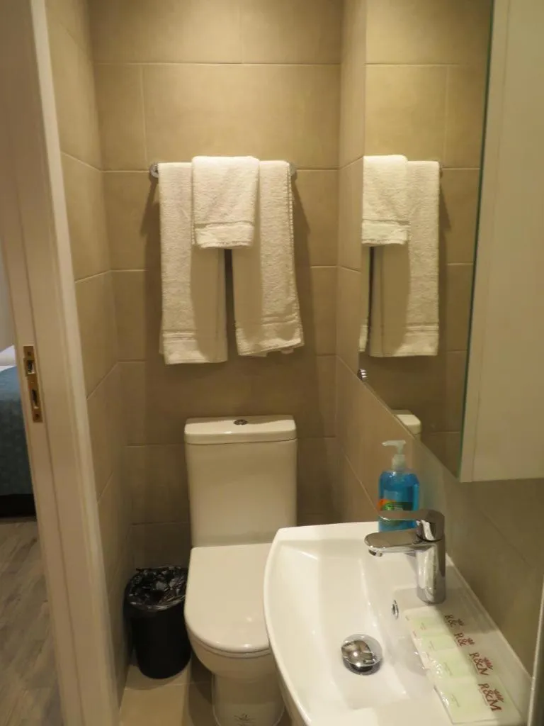 Glendale Hyde Park Hotel