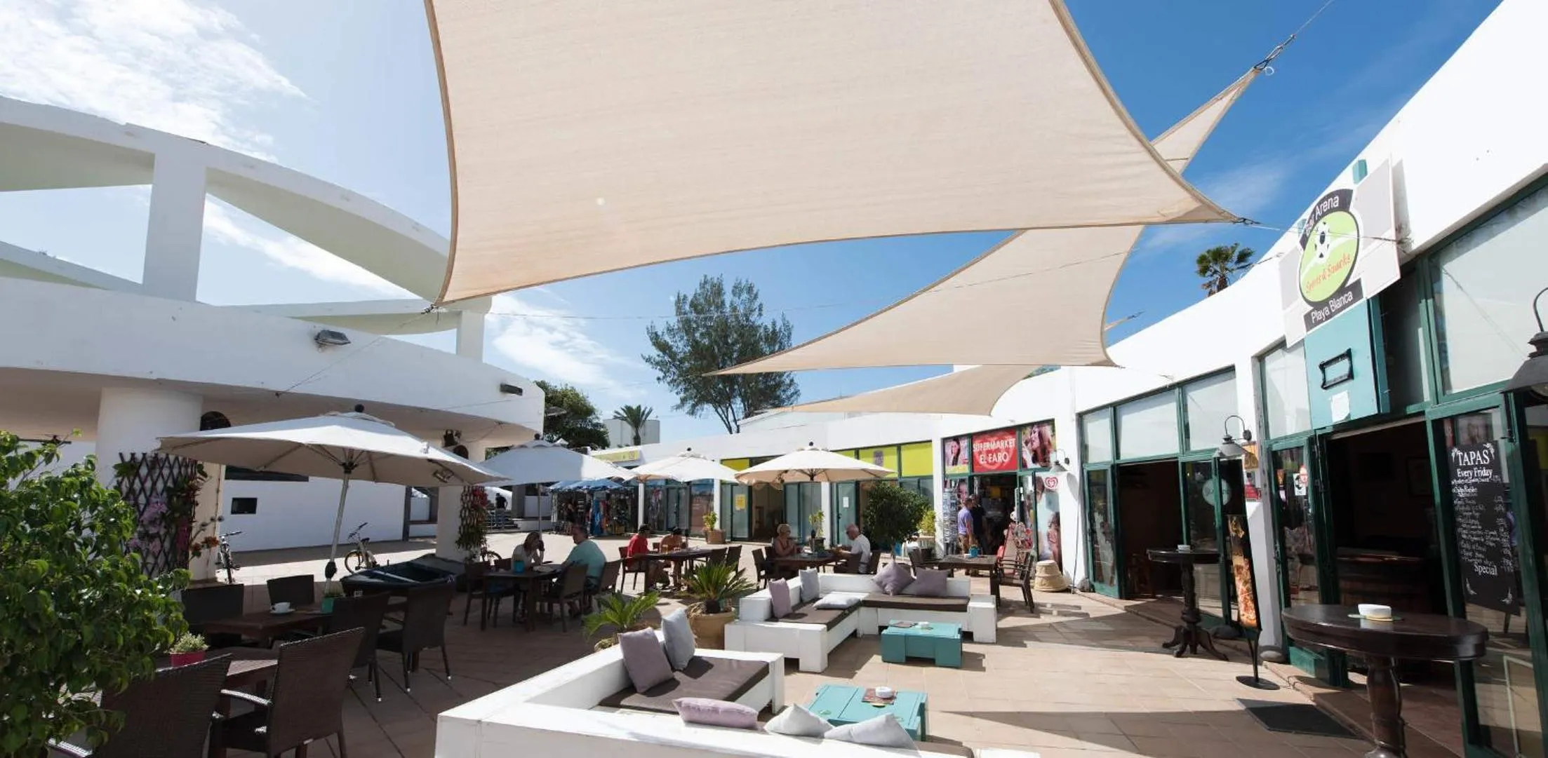 Lounge or bar in Palmeras Garden