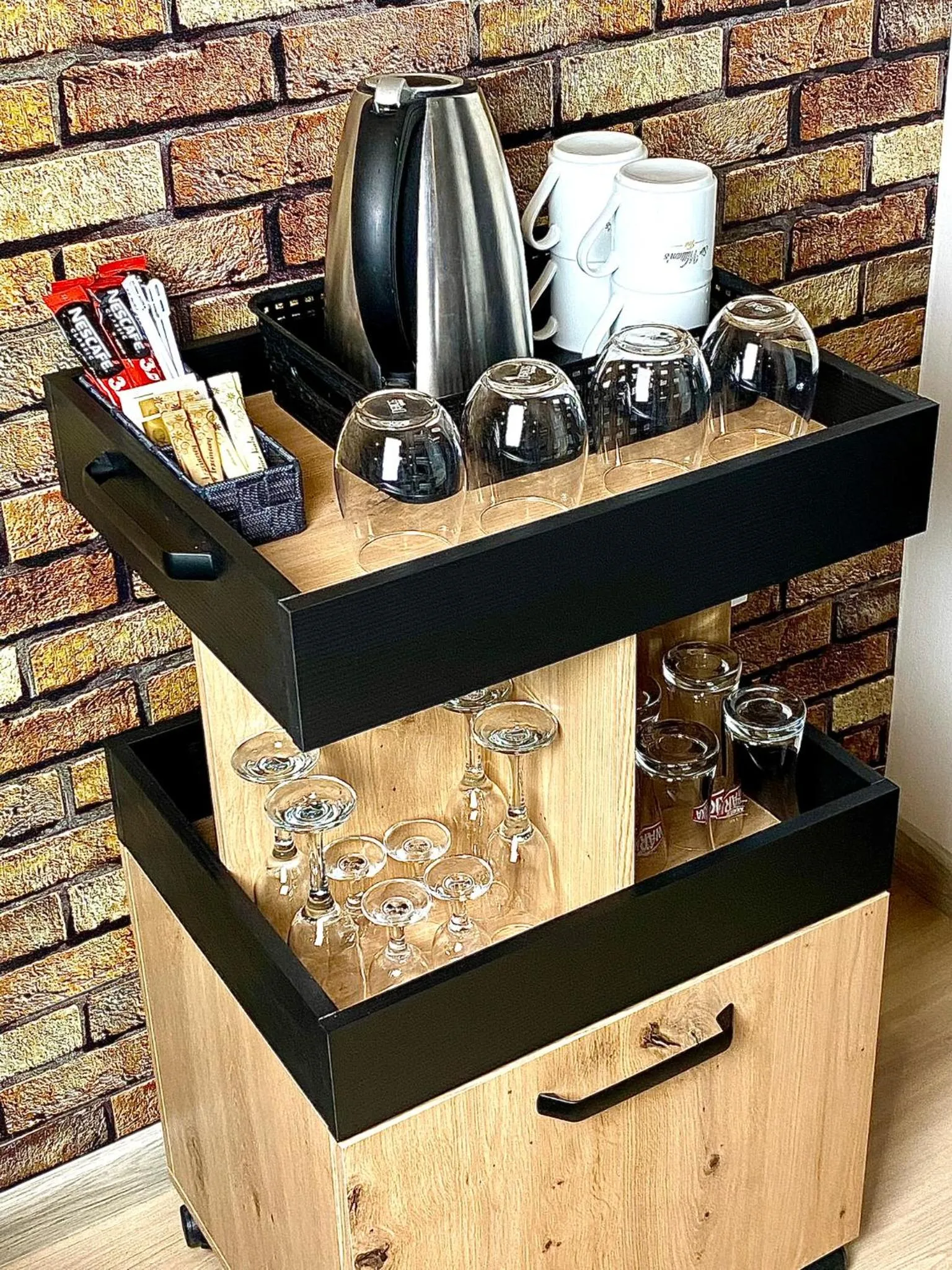 oven in Old Tree Home & Restaurant