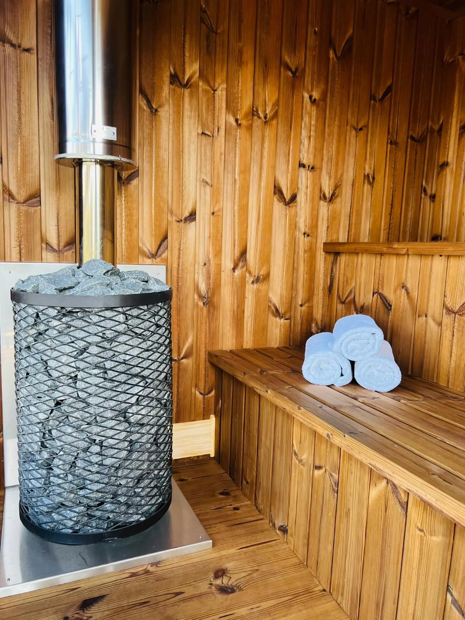 Sauna in Old Tree Home & Restaurant