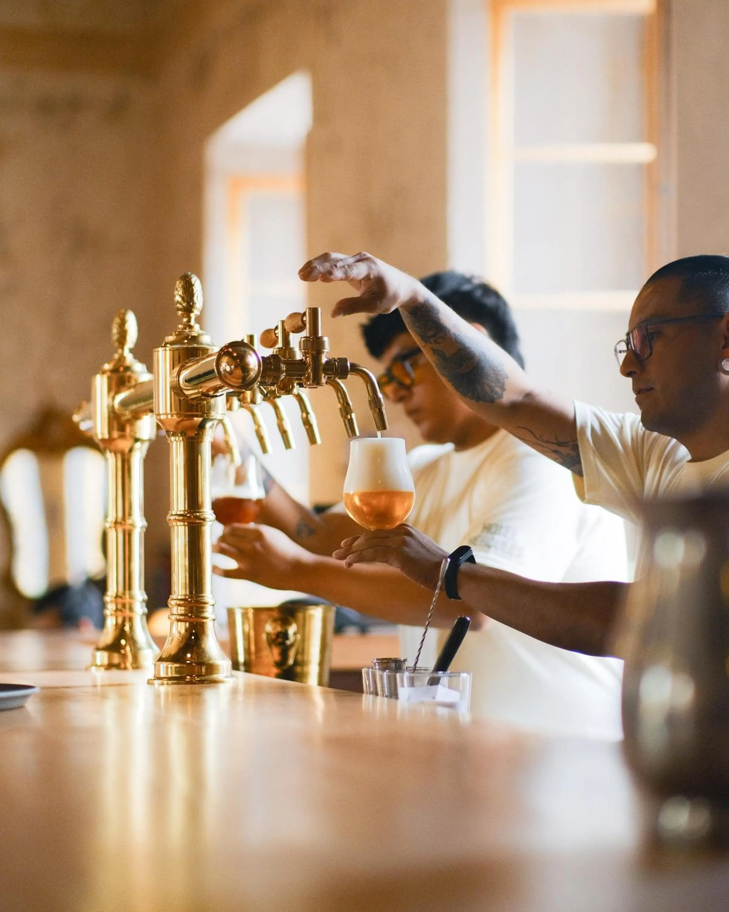 People in Hotel Hércules