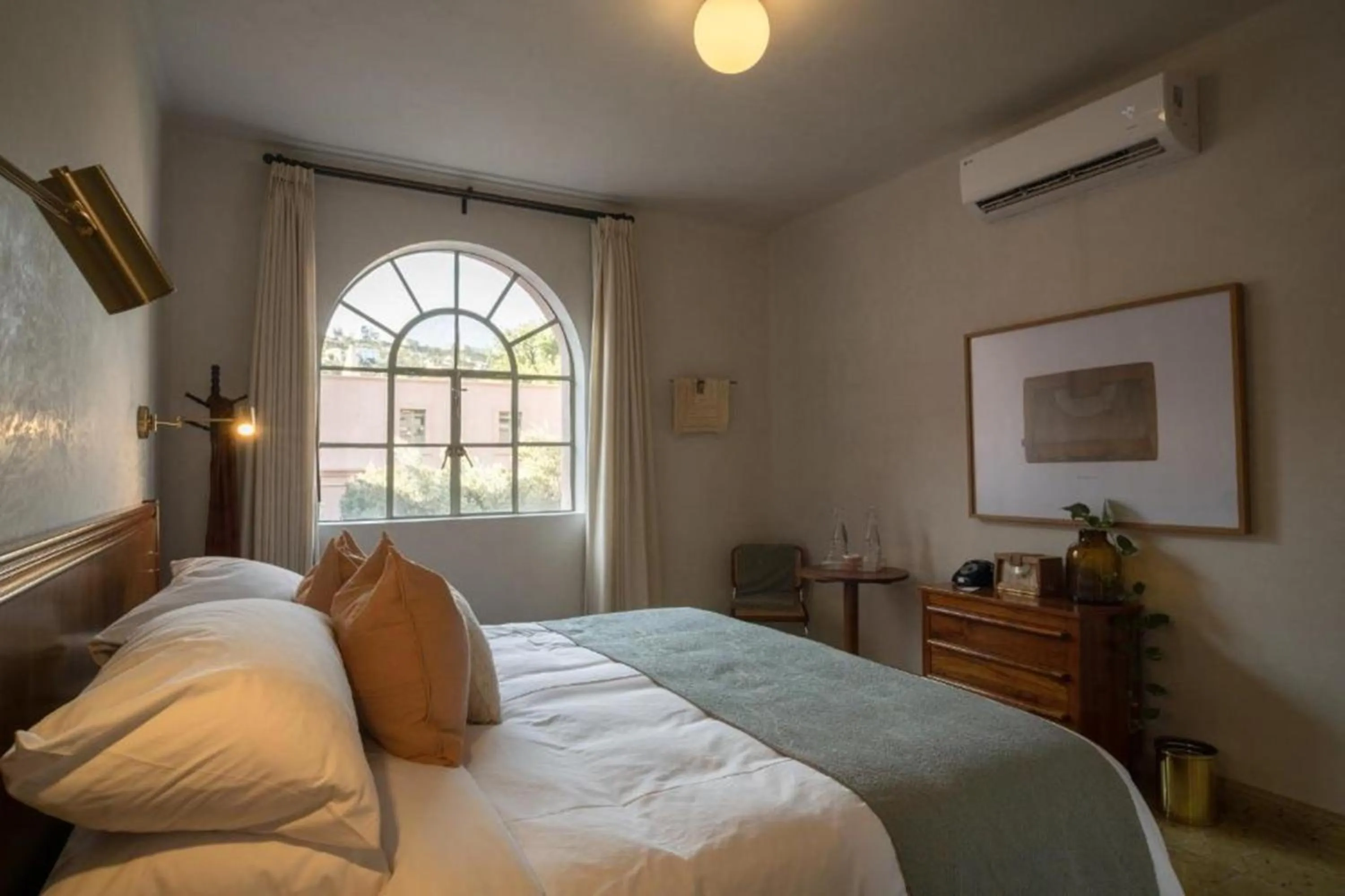 Bed in Hotel Hércules