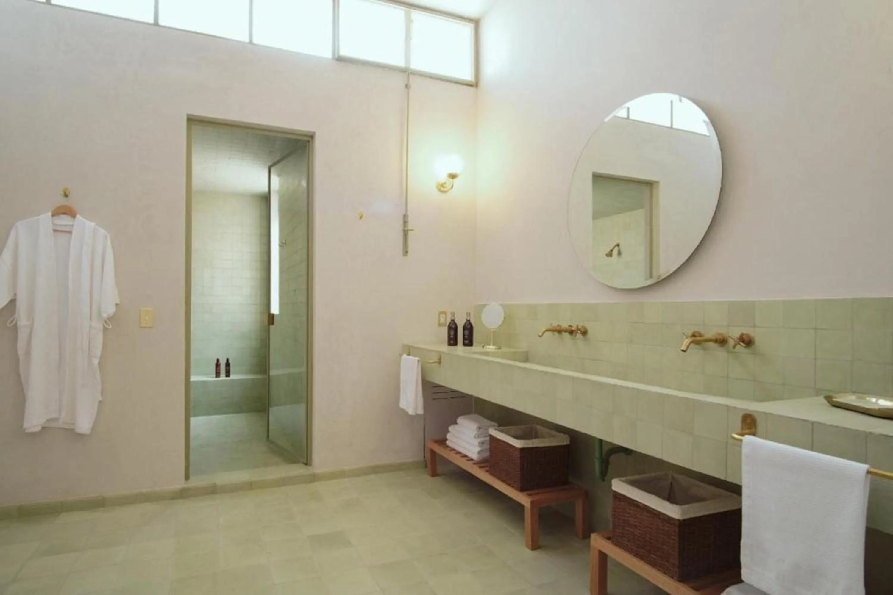 Shower in Hotel Hércules