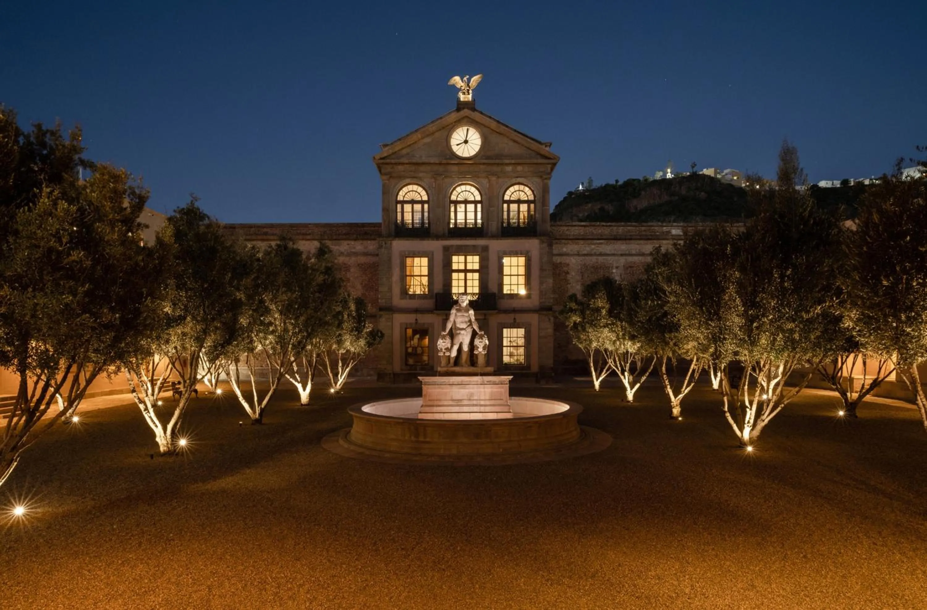 Property building in Hotel Hércules