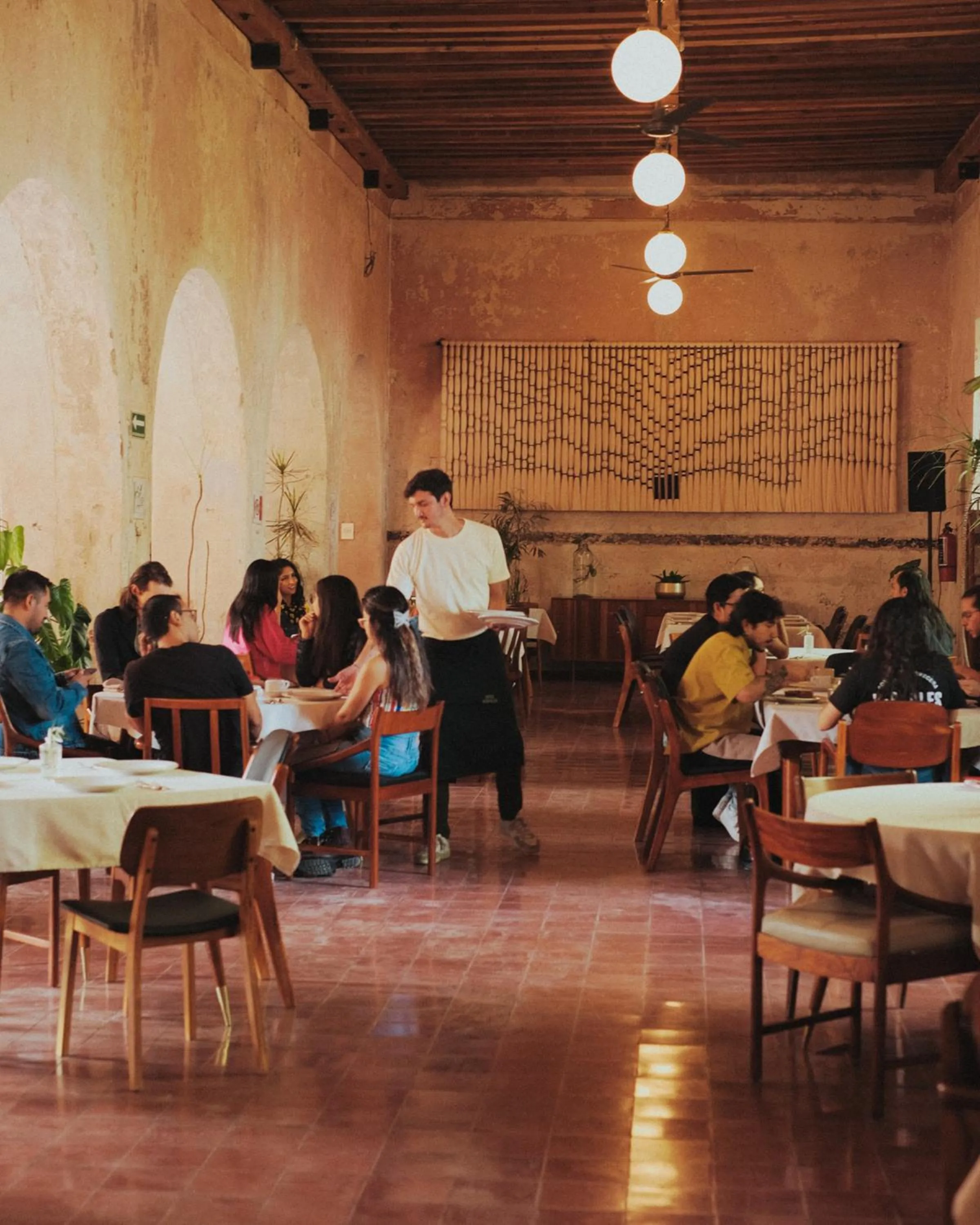 Restaurant/places to eat in Hotel Hércules