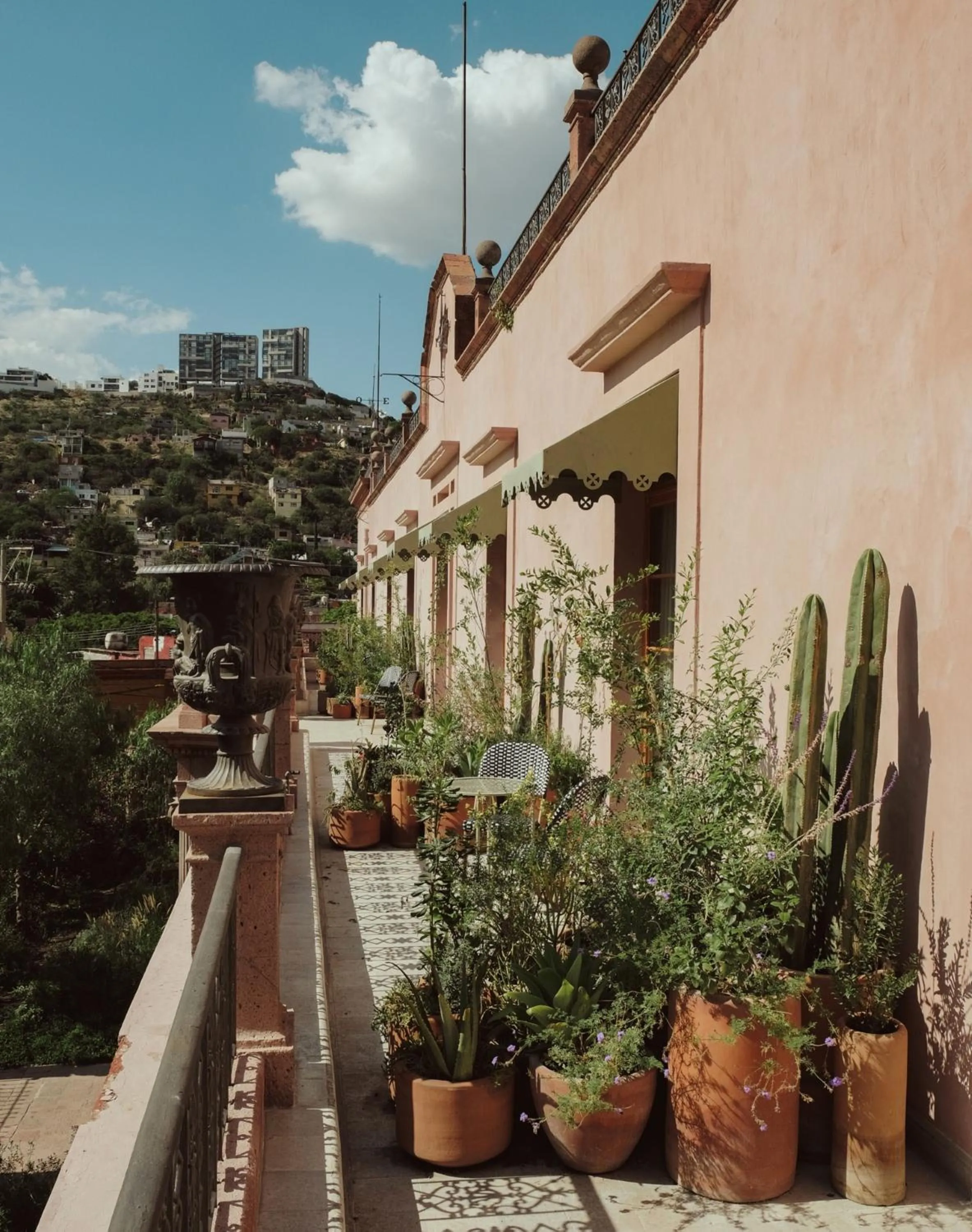 Property building in Hotel Hércules