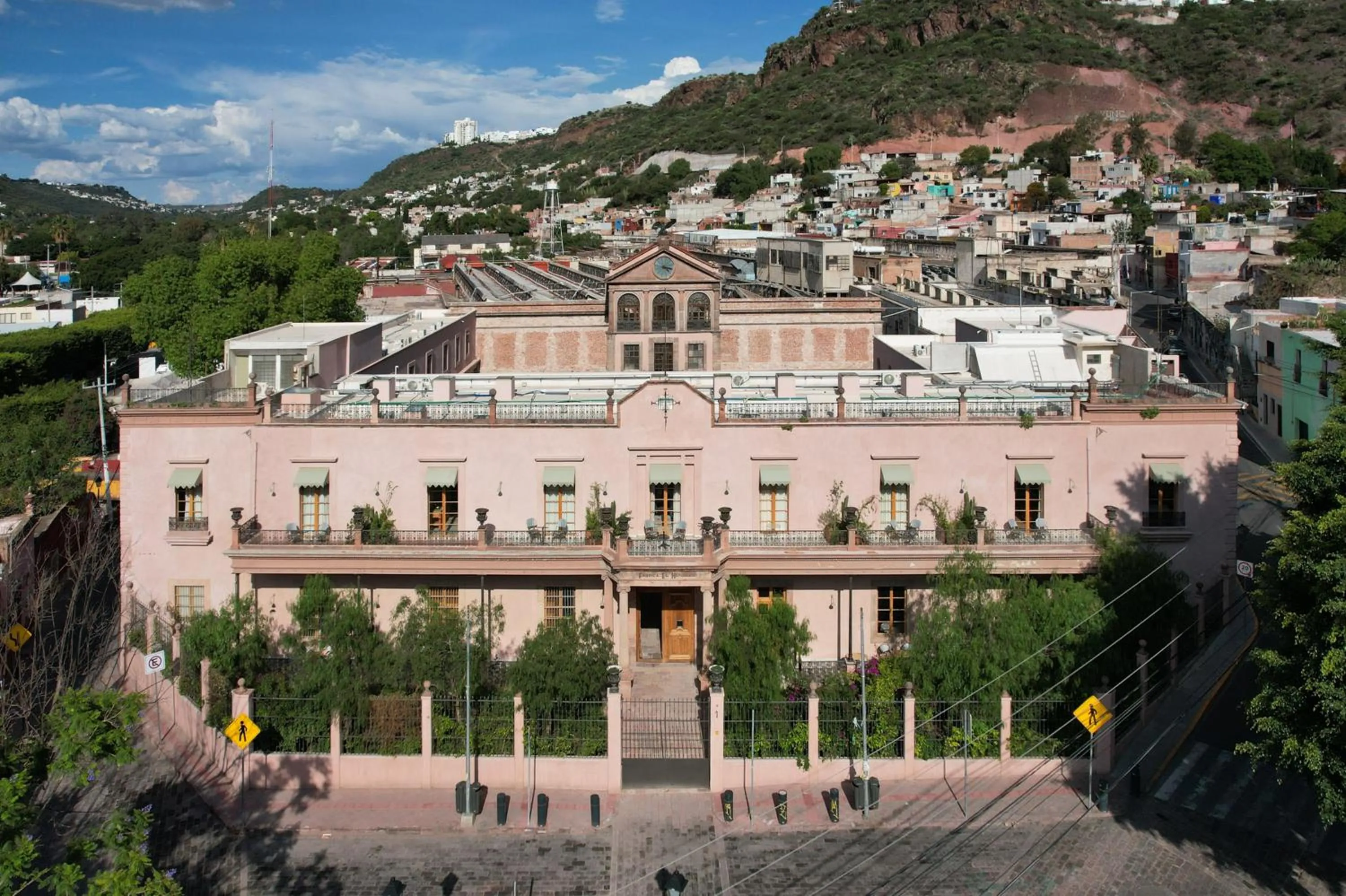 Property building in Hotel Hércules