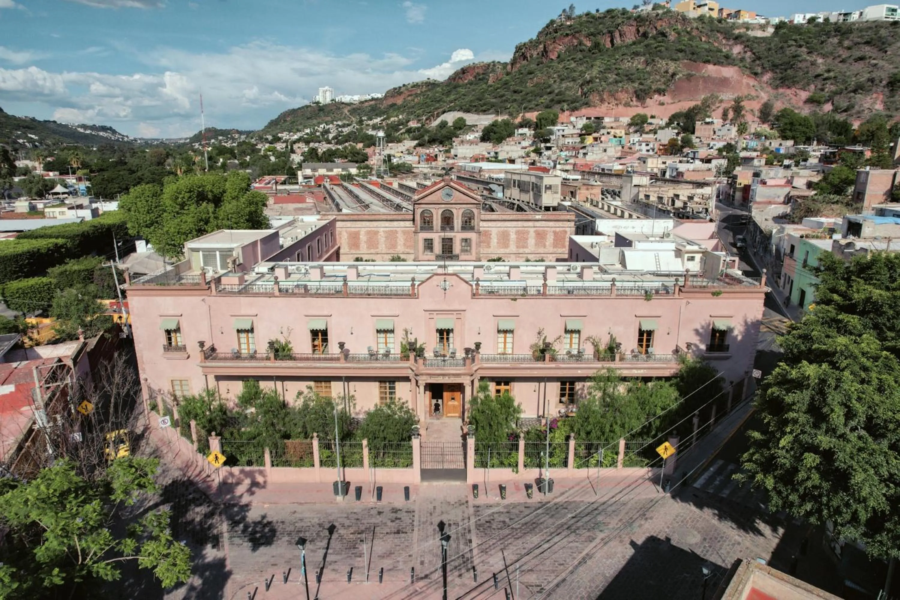 Property building in Hotel Hércules