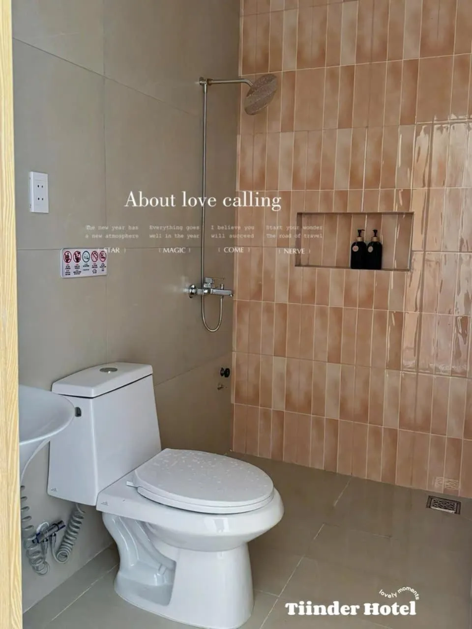 Toilet in Tiinder Hotel