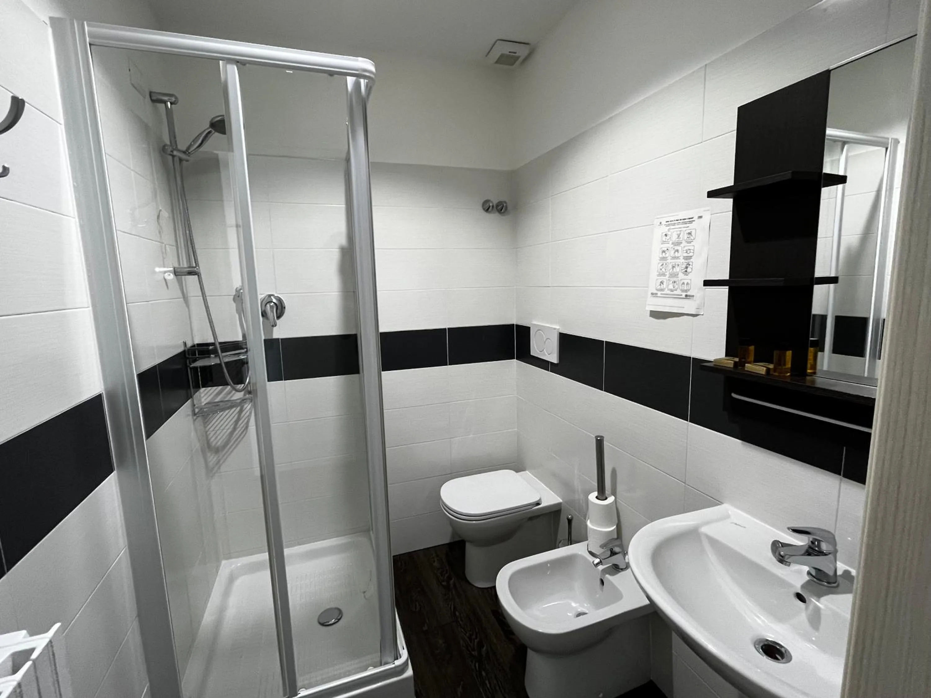 Shower in Villa Tergeste