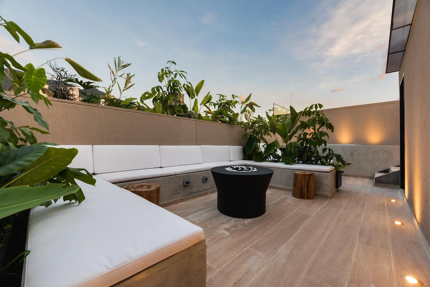 Patio in Nakúa Stay & Work Hotel