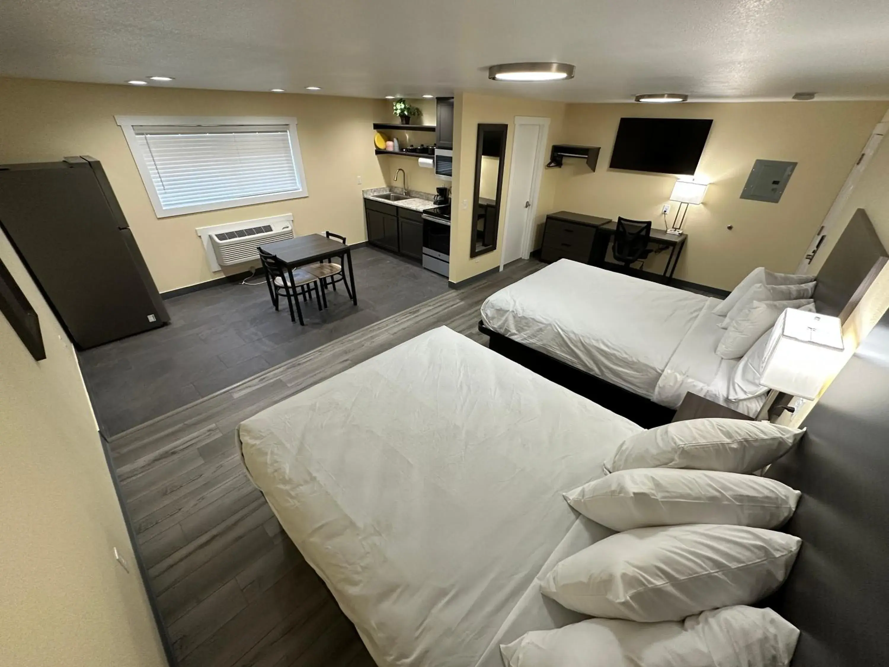 Superior Family Room in Relax Inn of Medford Superior Family Room in Relax Inn of Medford