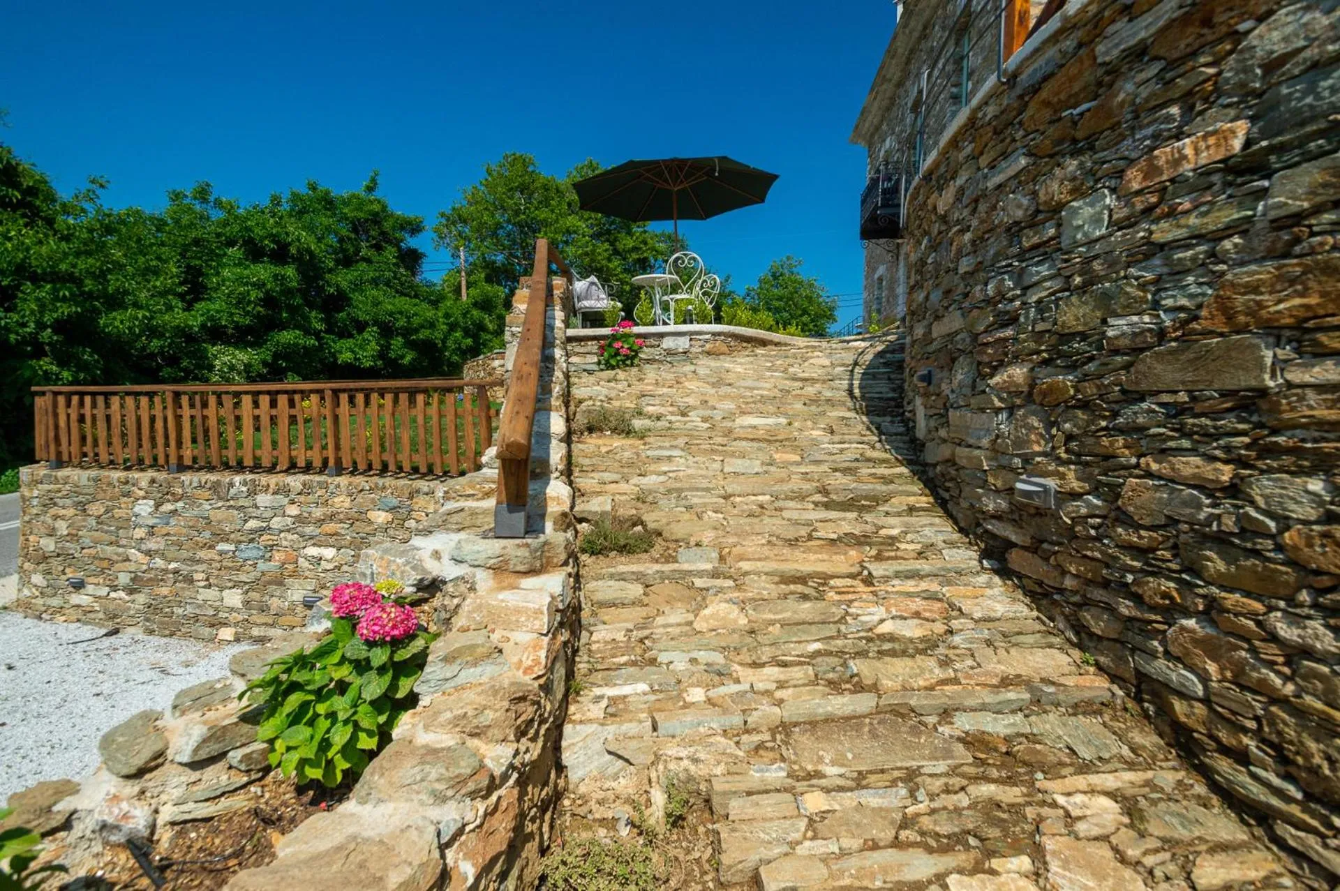 Garden in Nostos Country House